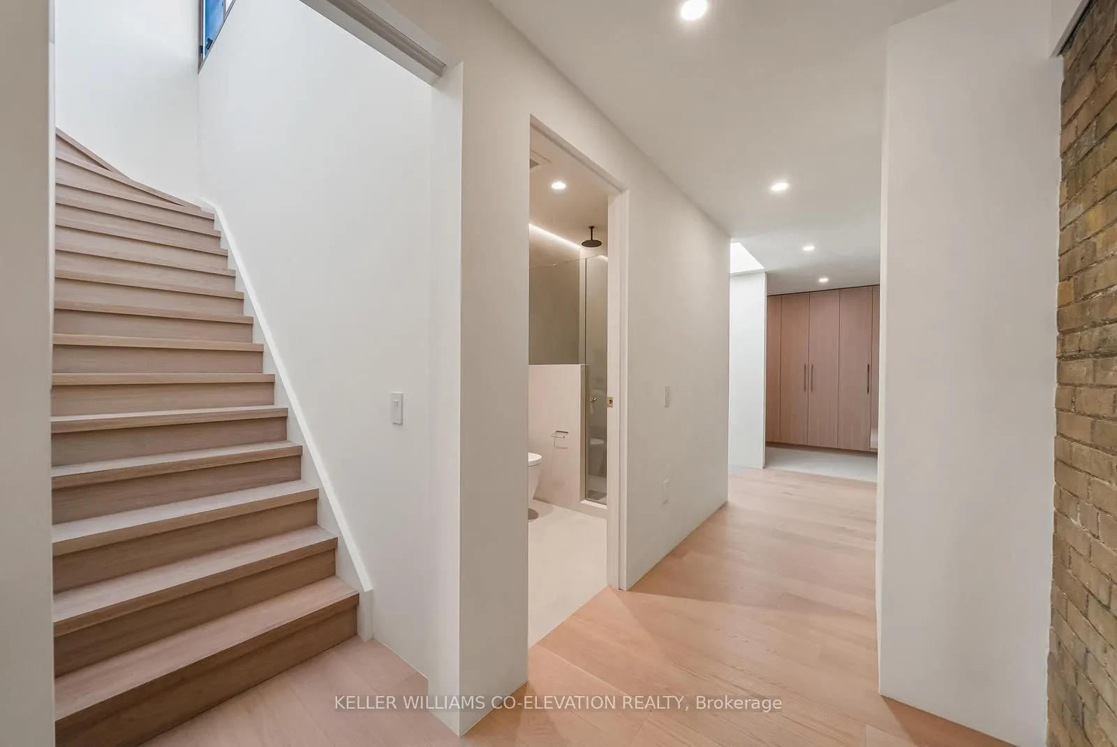 722 Lansdowne Avenue, #North Residence