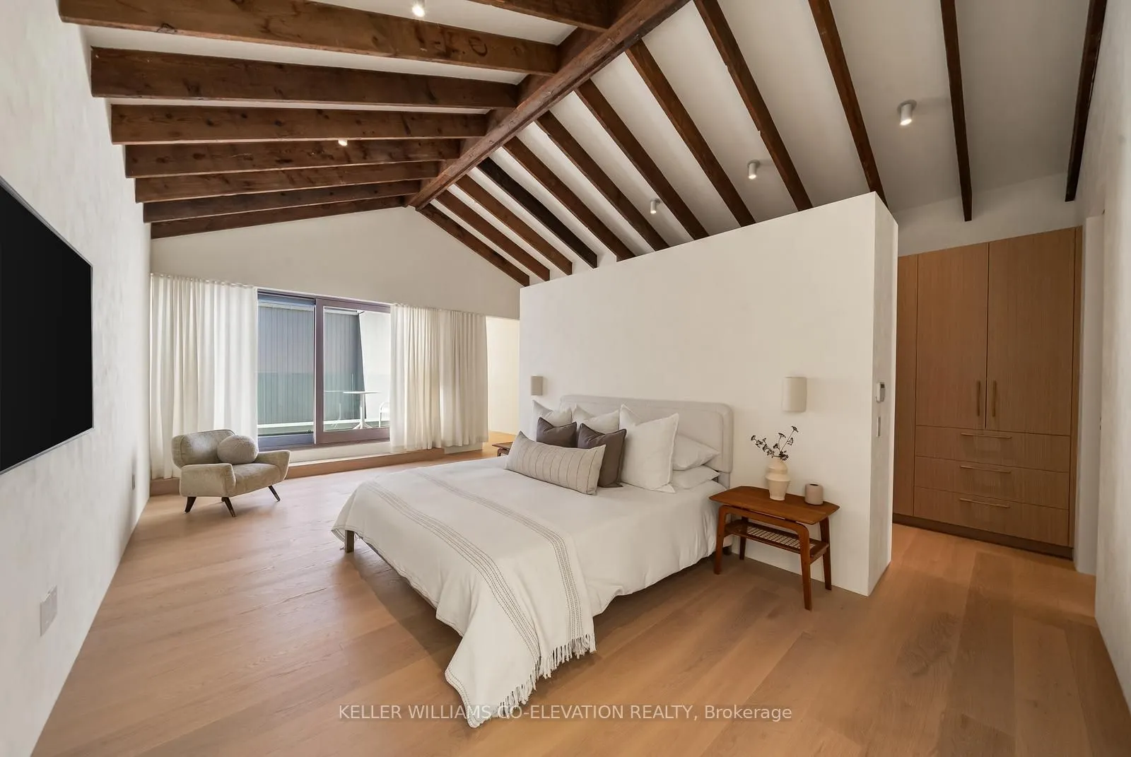 722 Lansdowne Avenue, #North Residence