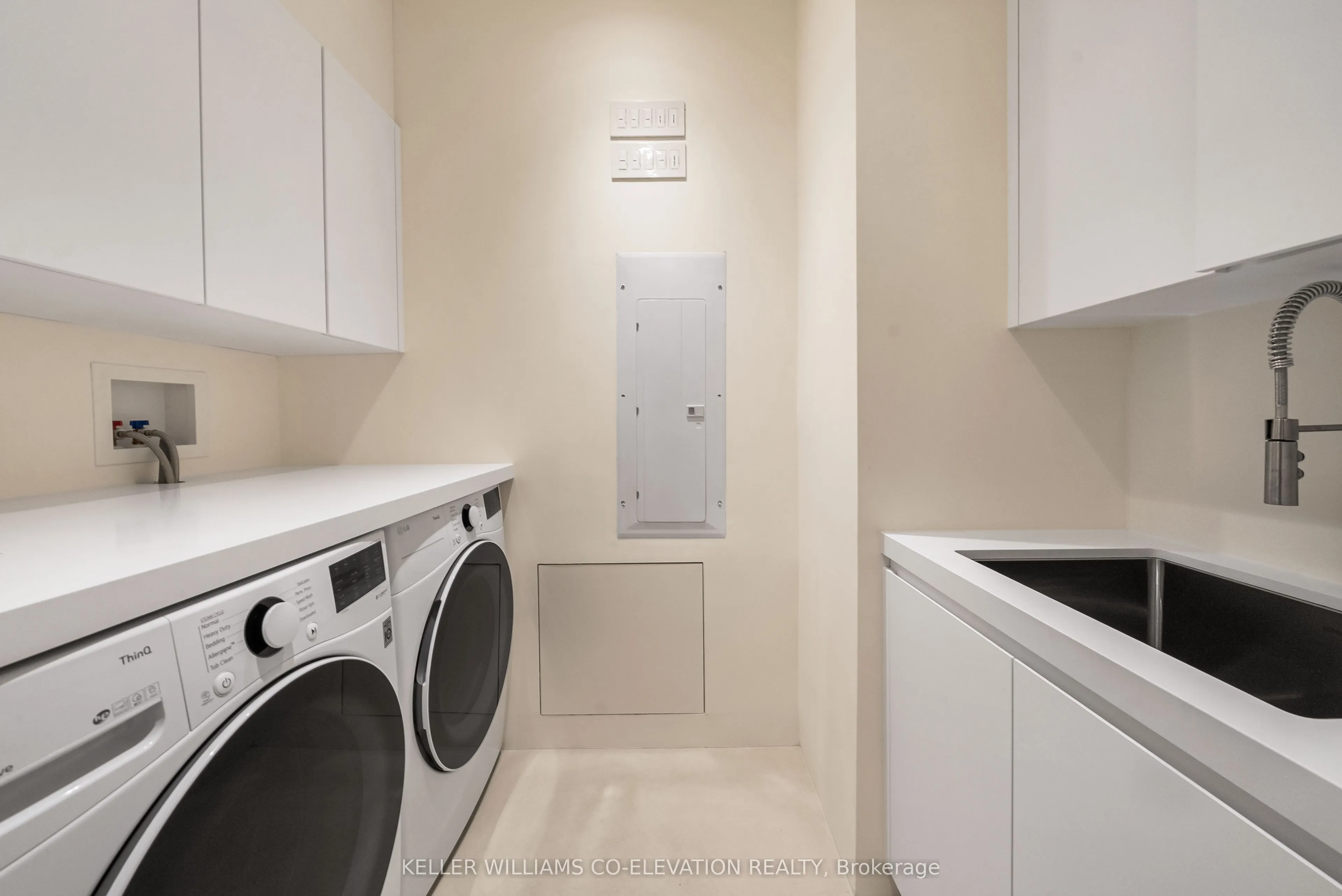 722 Lansdowne Avenue, #North Residence