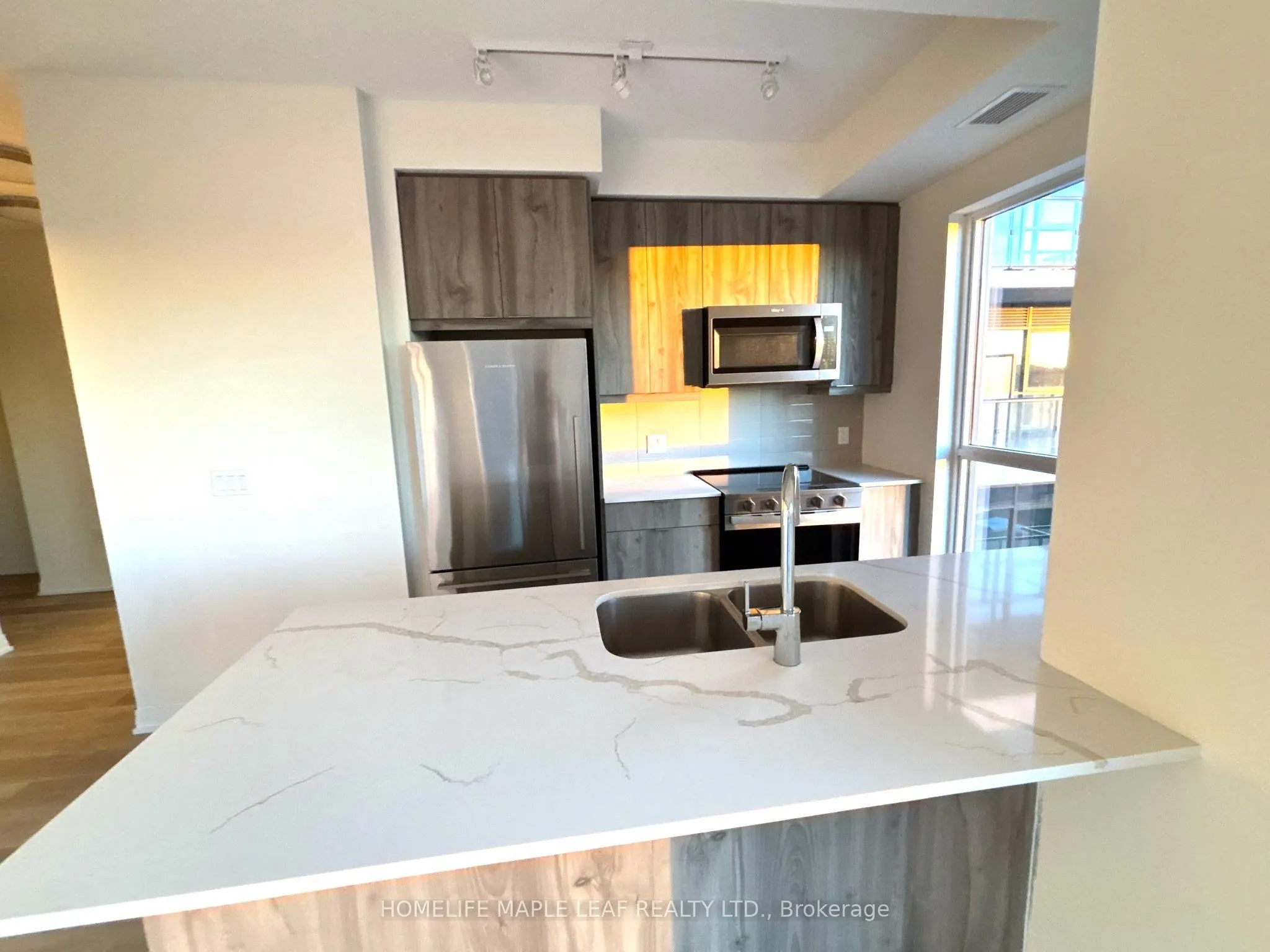 15 Watergarden Drive, #512