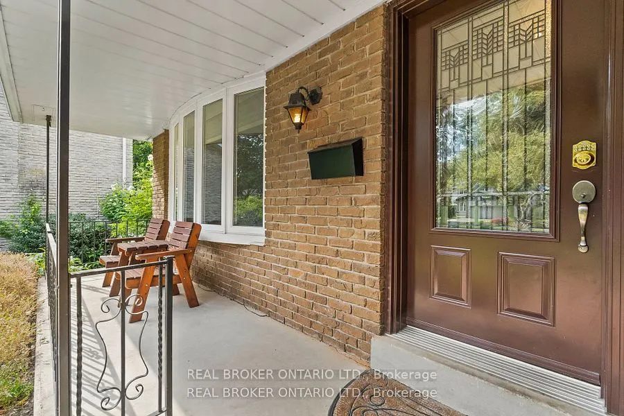 841 Fletcher Valley Crescent