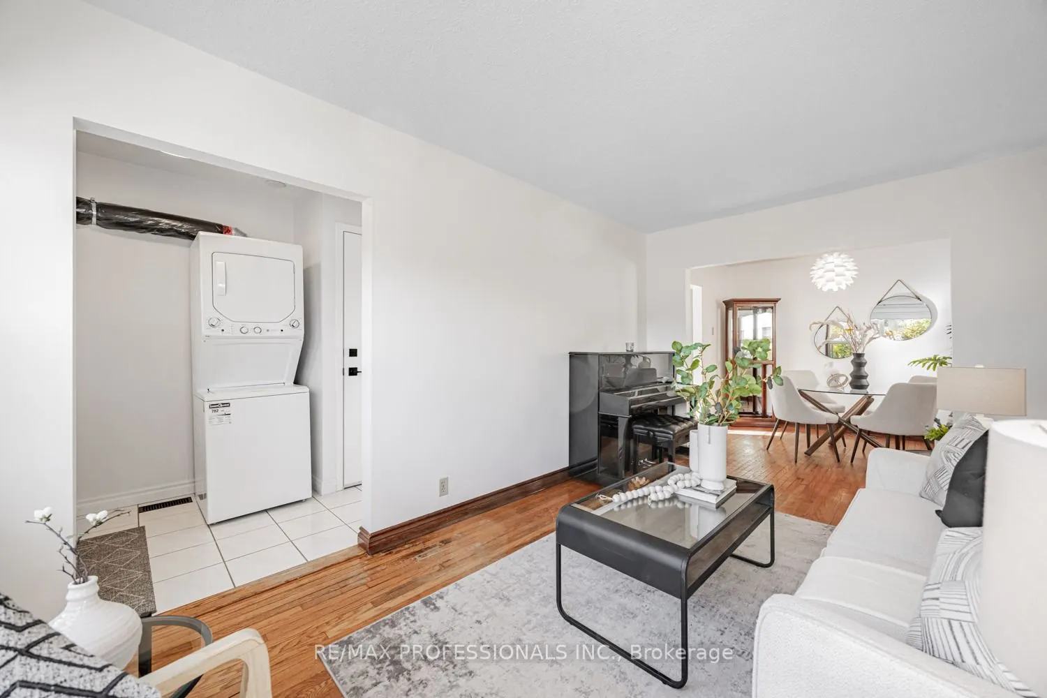 54 Holmesdale Crescent