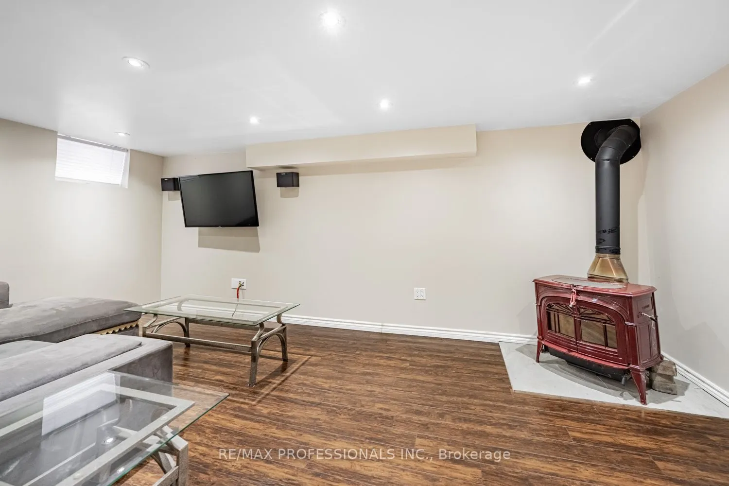 54 Holmesdale Crescent