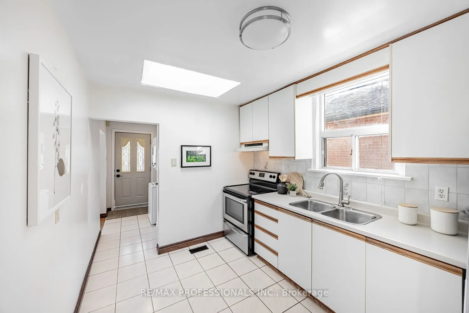 54 Holmesdale Crescent