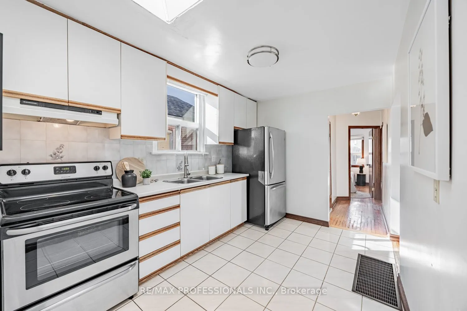 54 Holmesdale Crescent