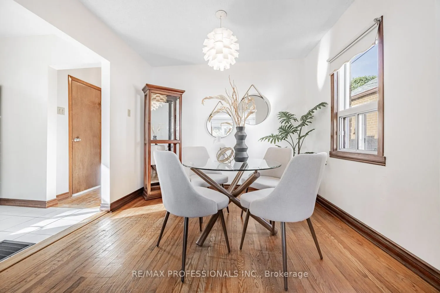 54 Holmesdale Crescent