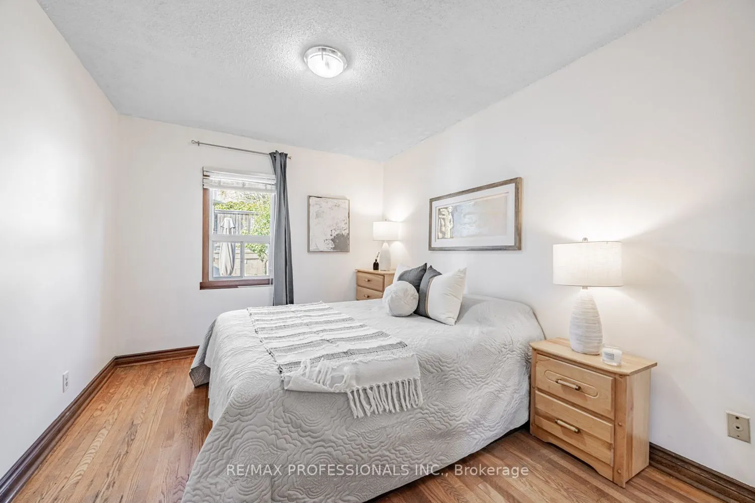 54 Holmesdale Crescent