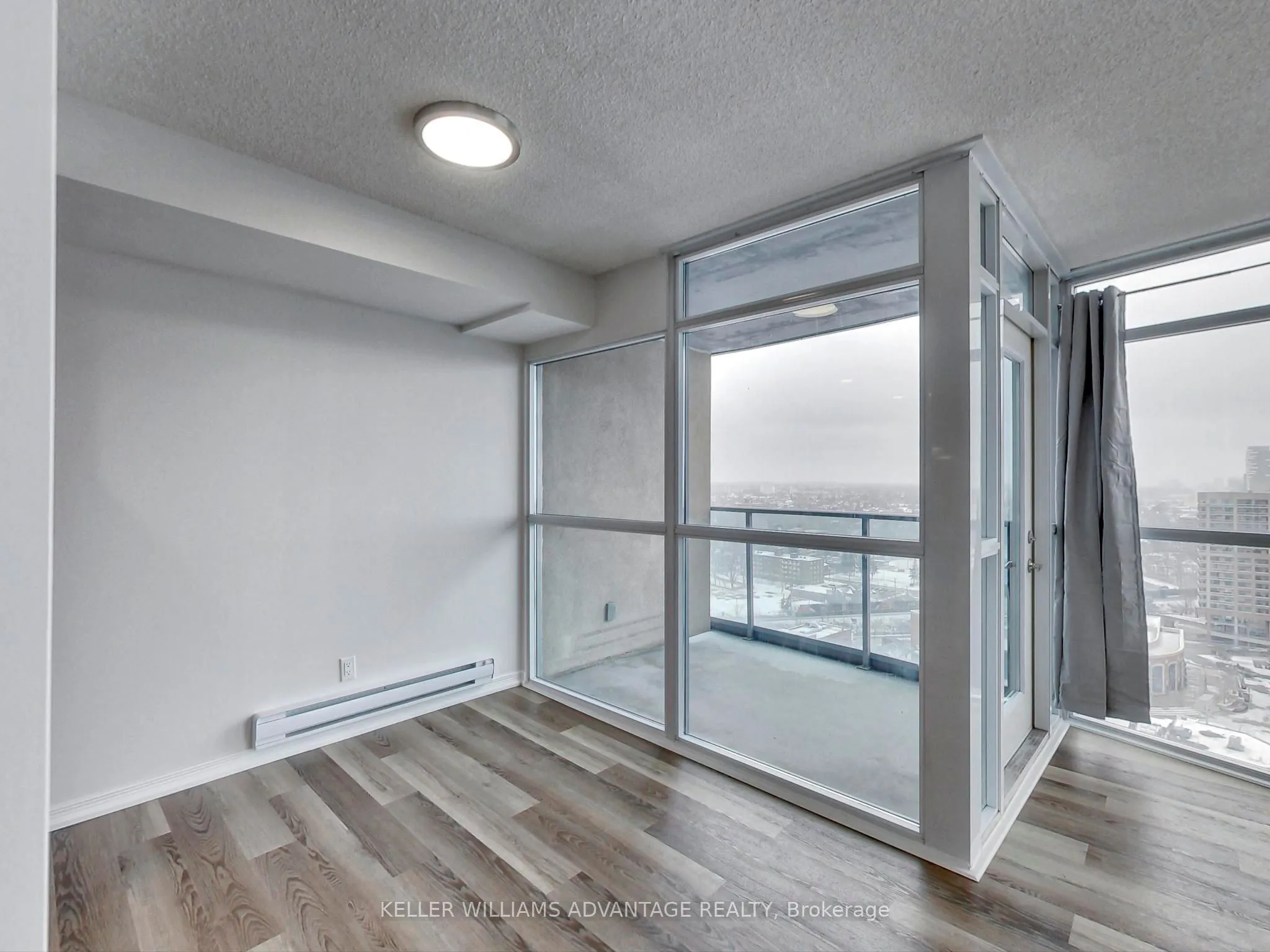 9 George Street, #2204