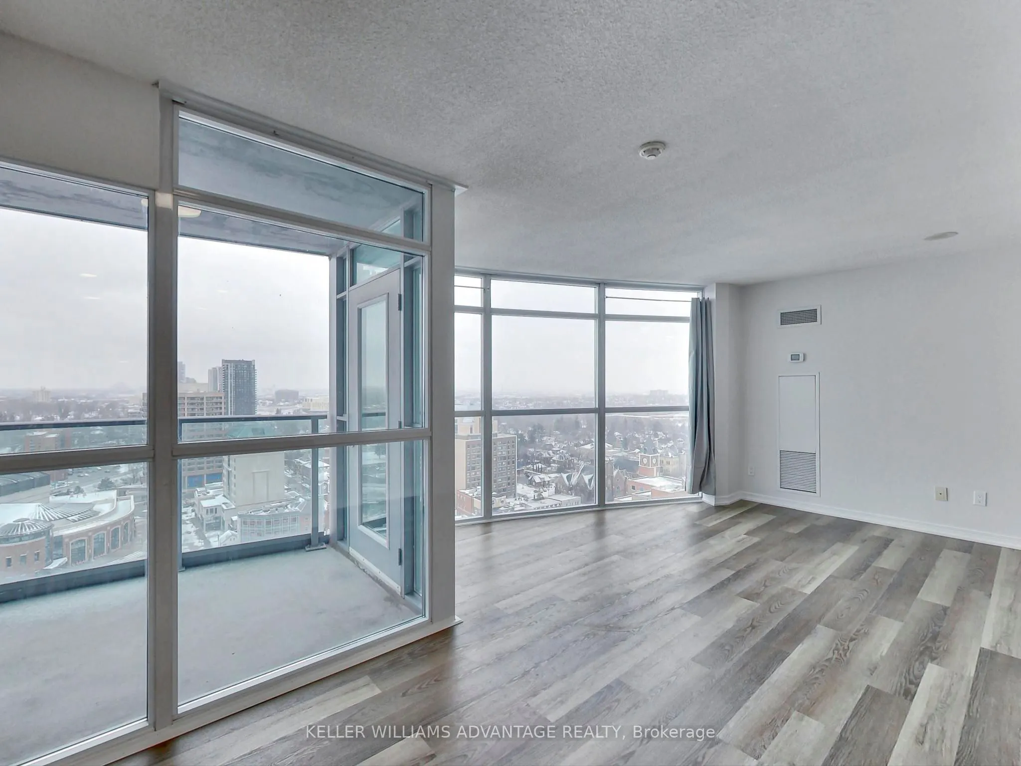 9 George Street, #2204