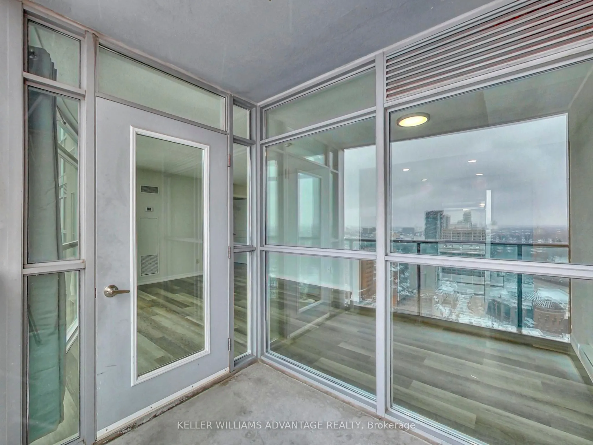 9 George Street, #2204