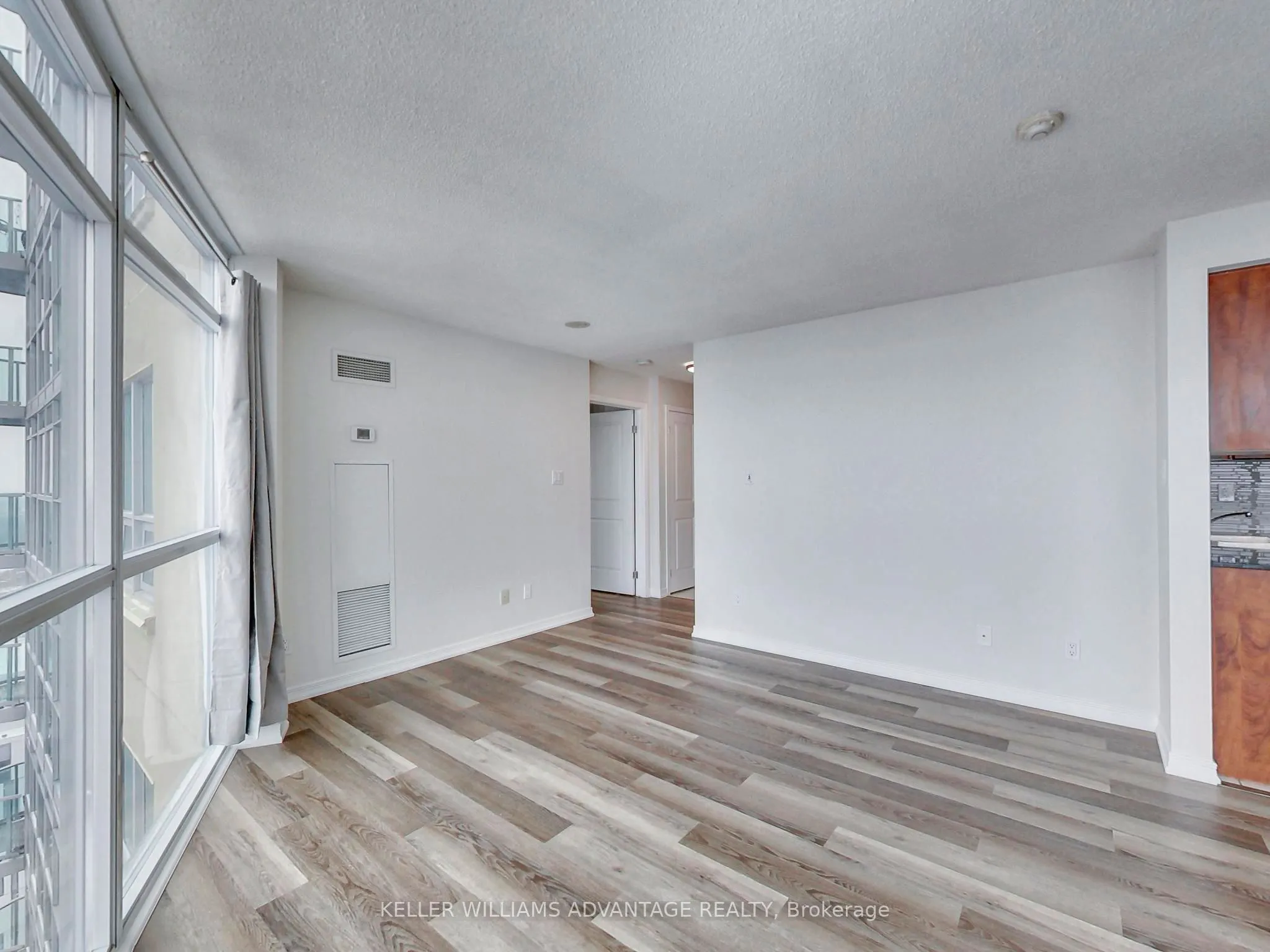 9 George Street, #2204