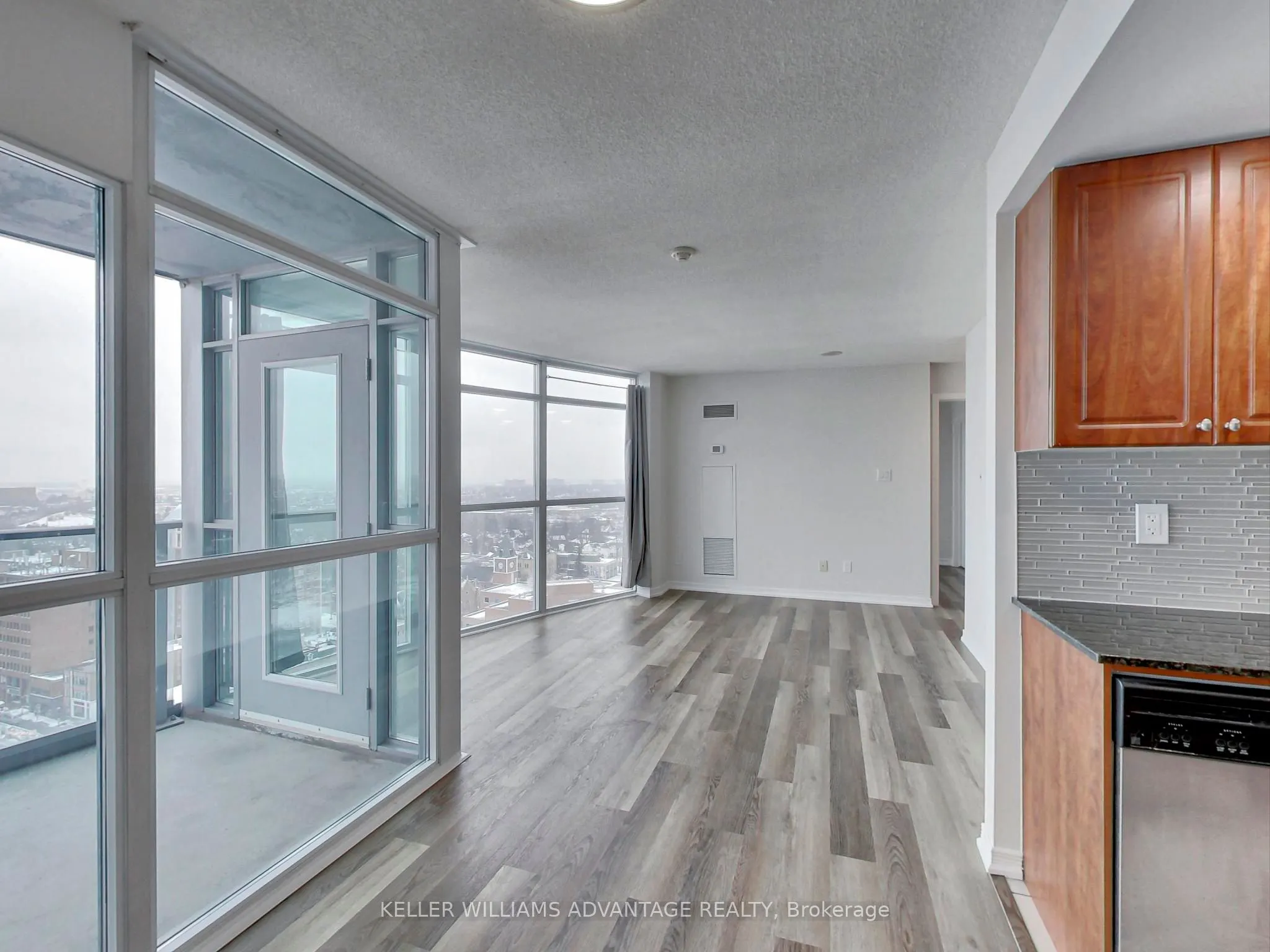 9 George Street, #2204