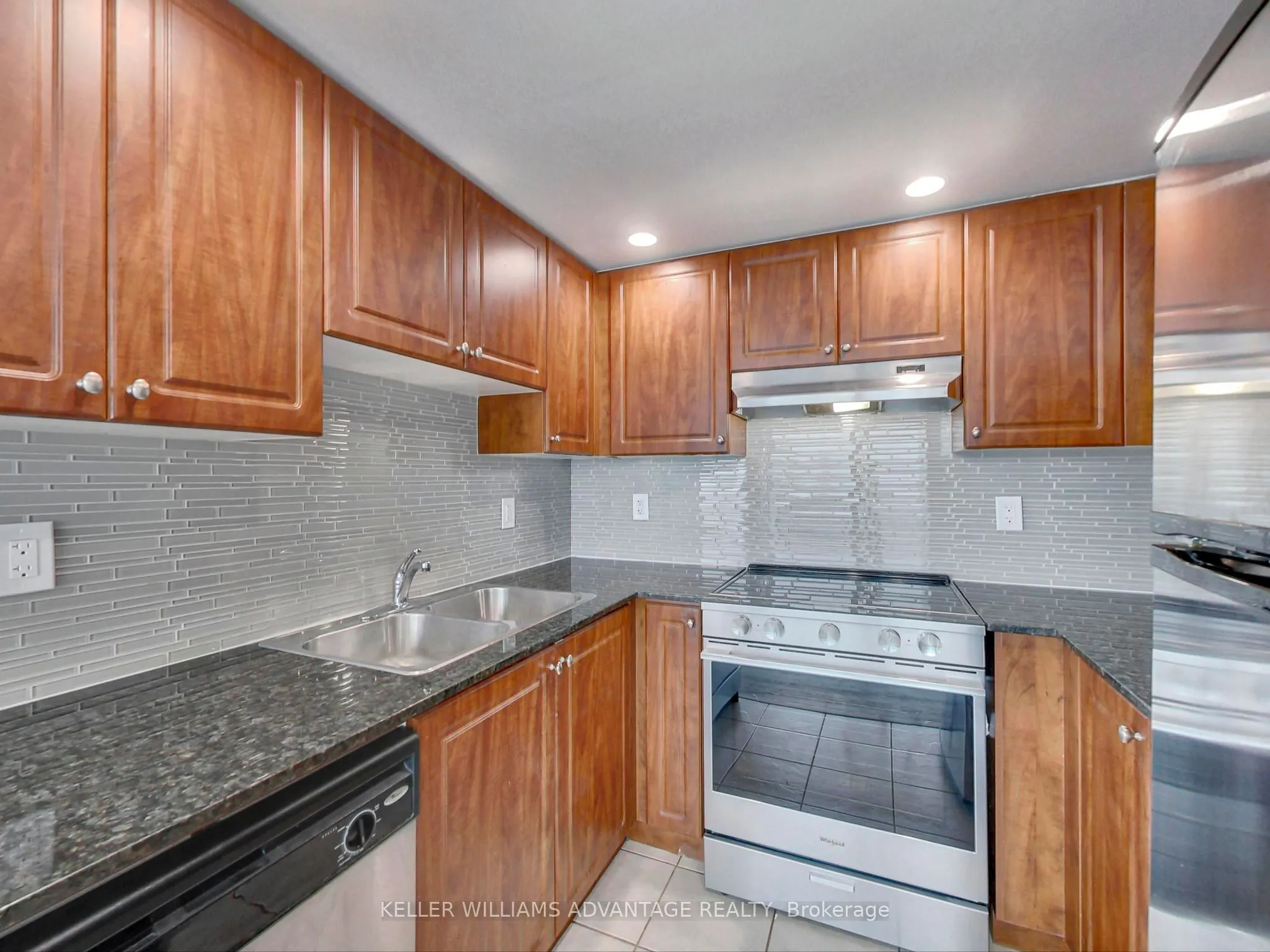 9 George Street, #2204