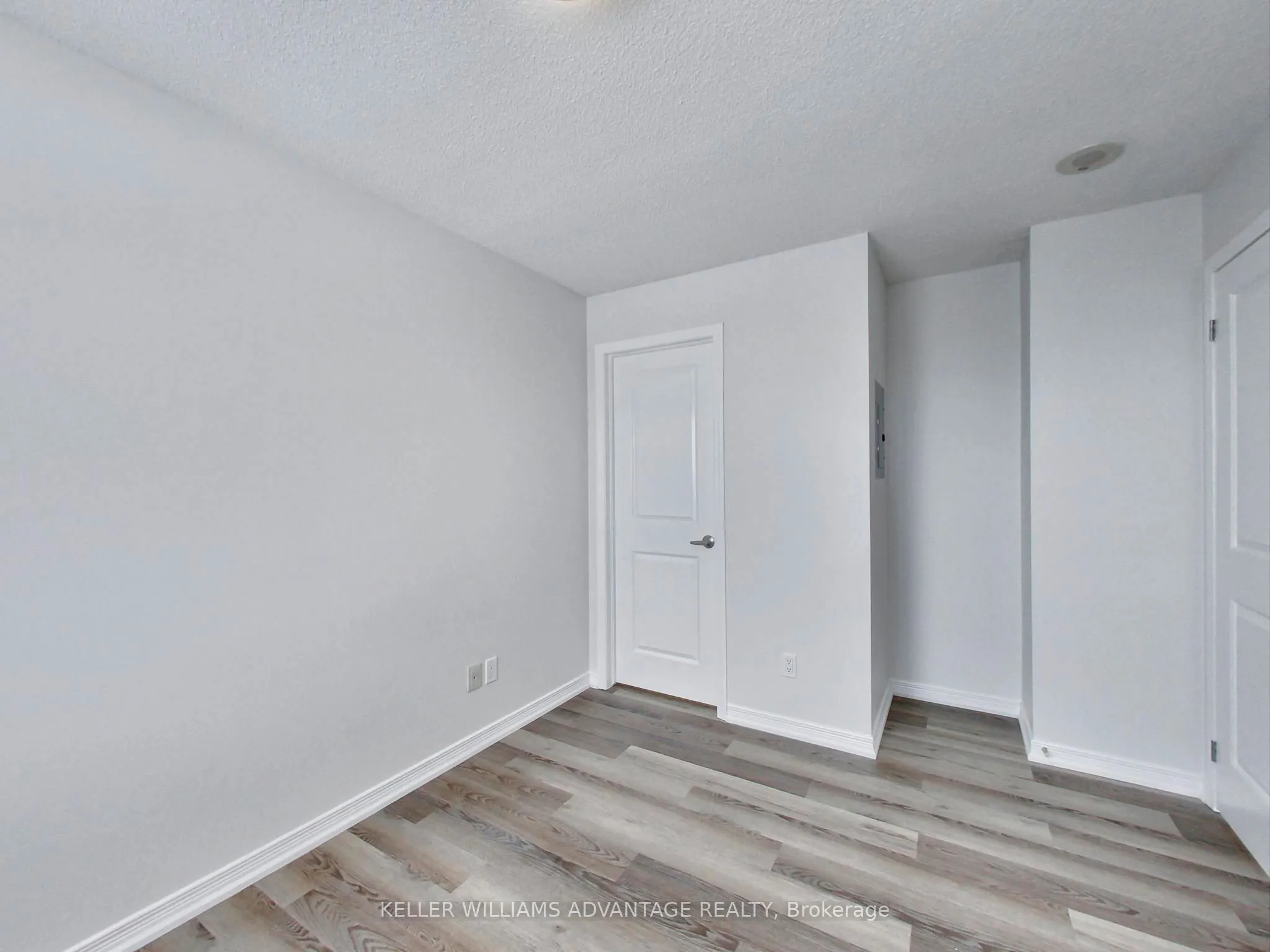 9 George Street, #2204