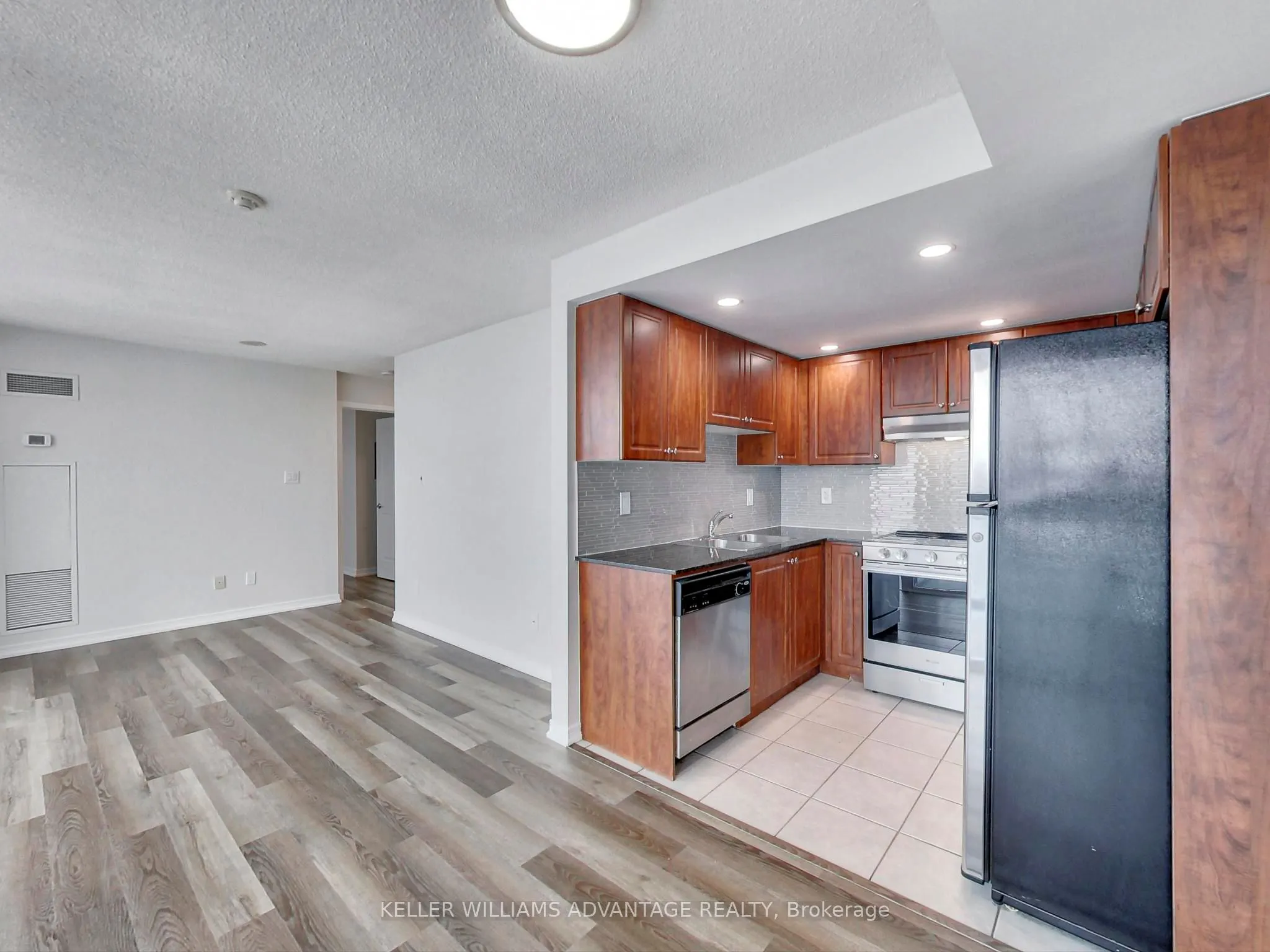 9 George Street, #2204