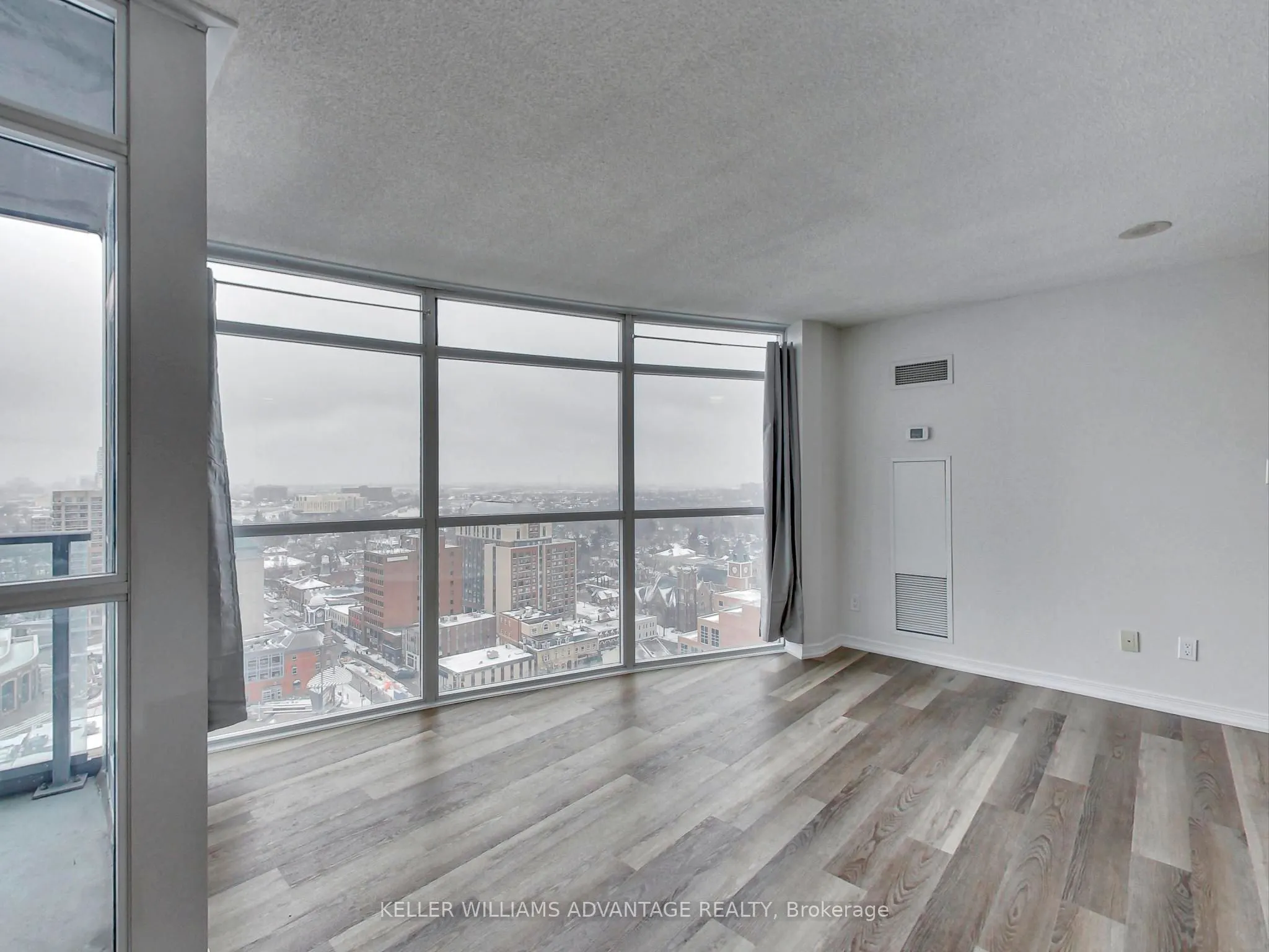 9 George Street, #2204