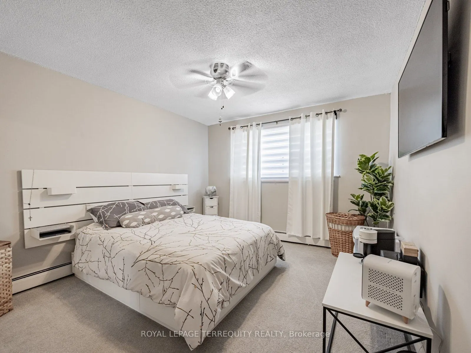 2411 New Street, #205