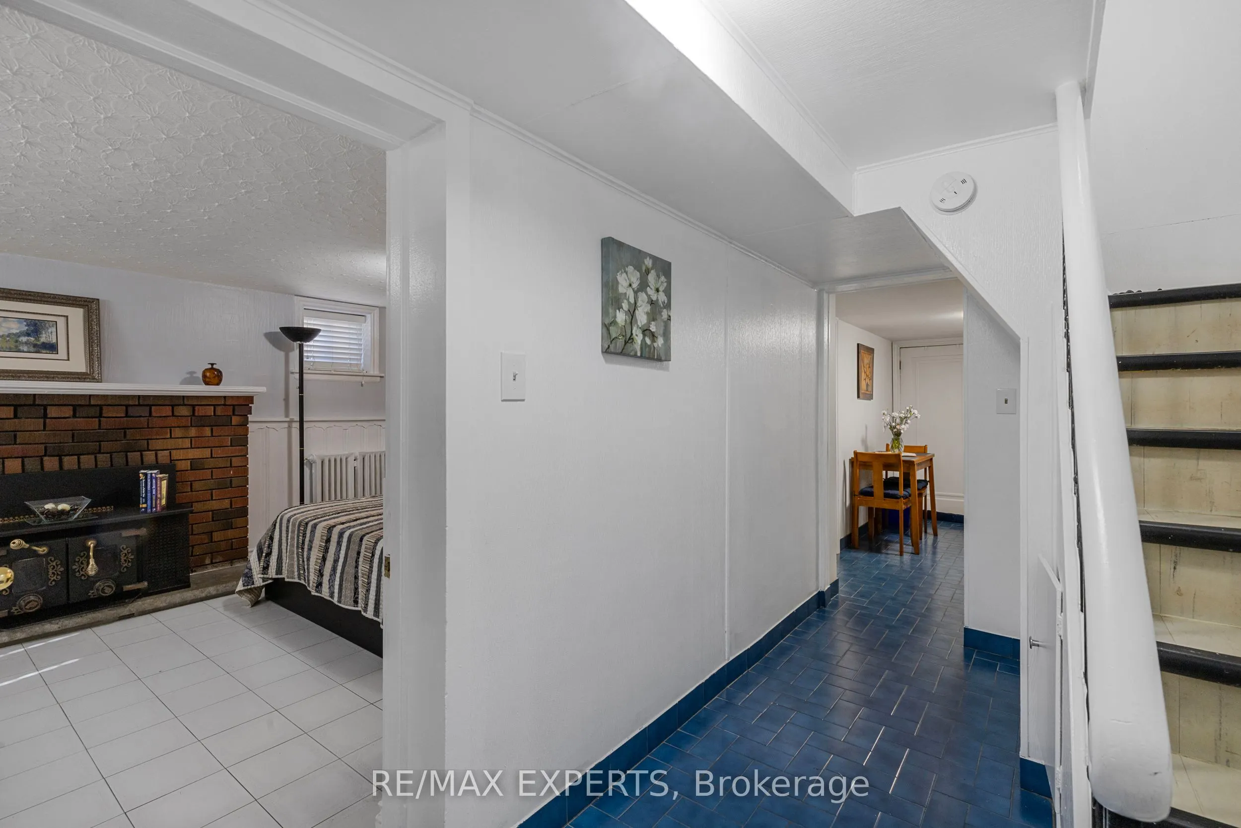 114 Trowell Avenue, #Lower