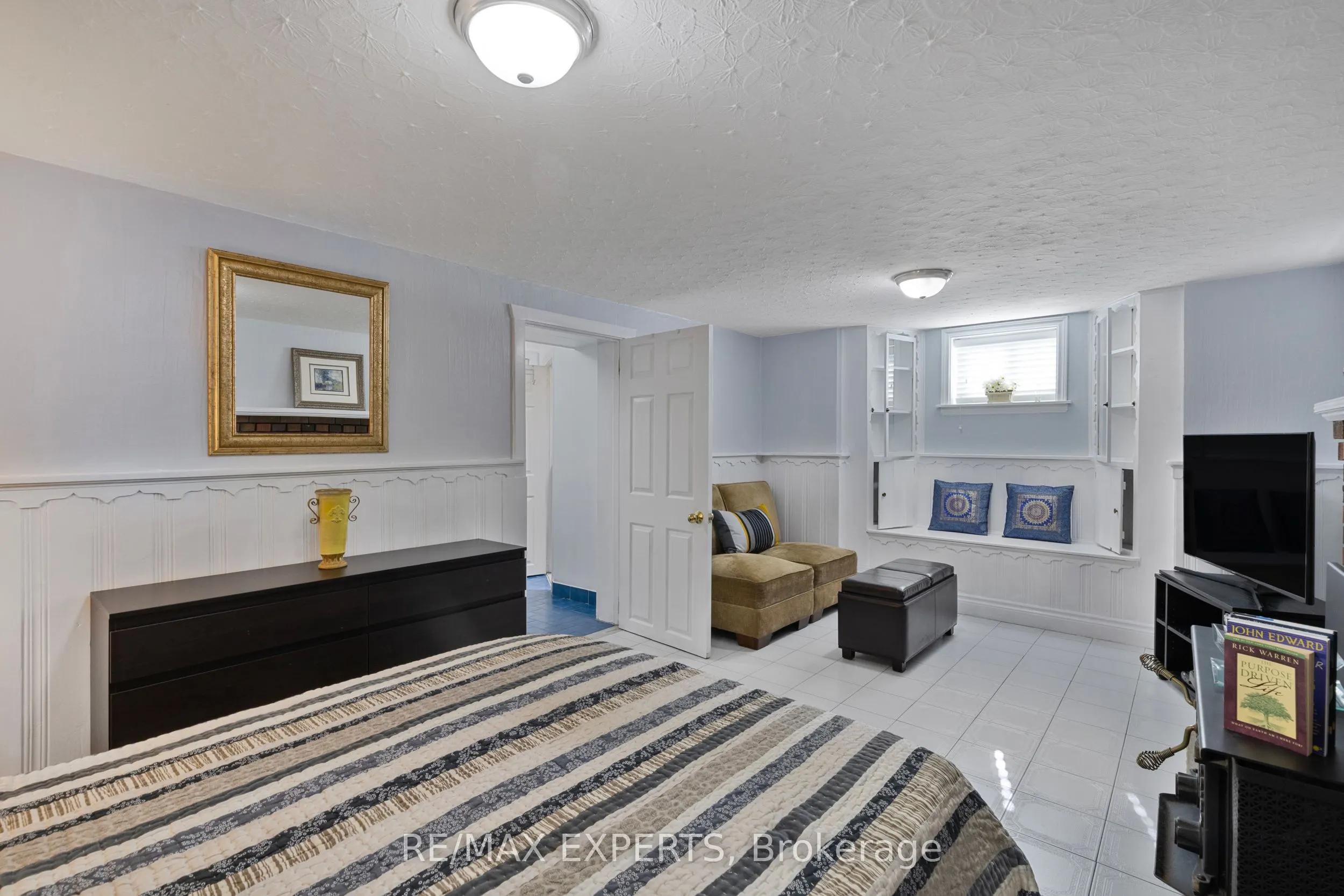 114 Trowell Avenue, #Lower