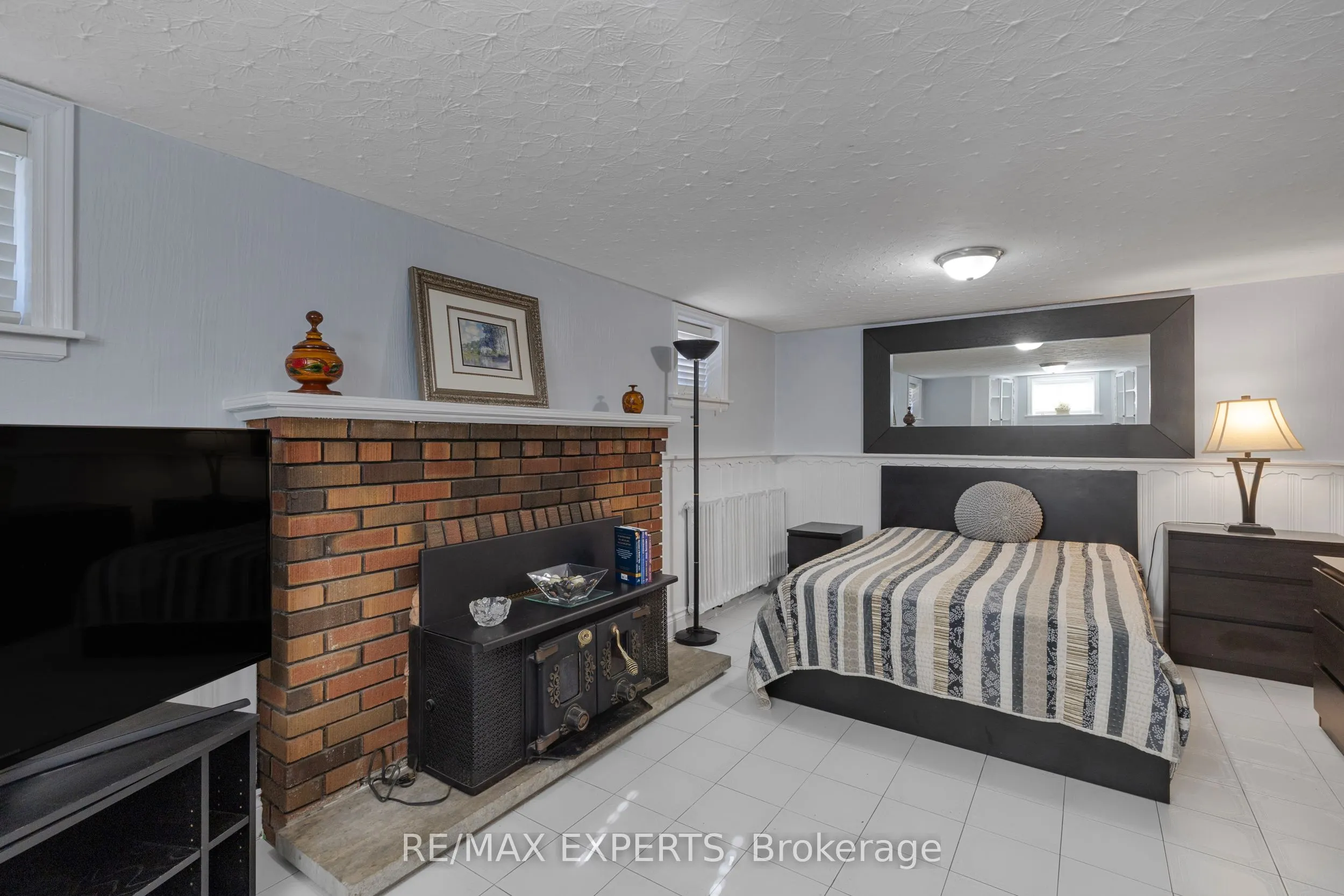 114 Trowell Avenue, #Lower