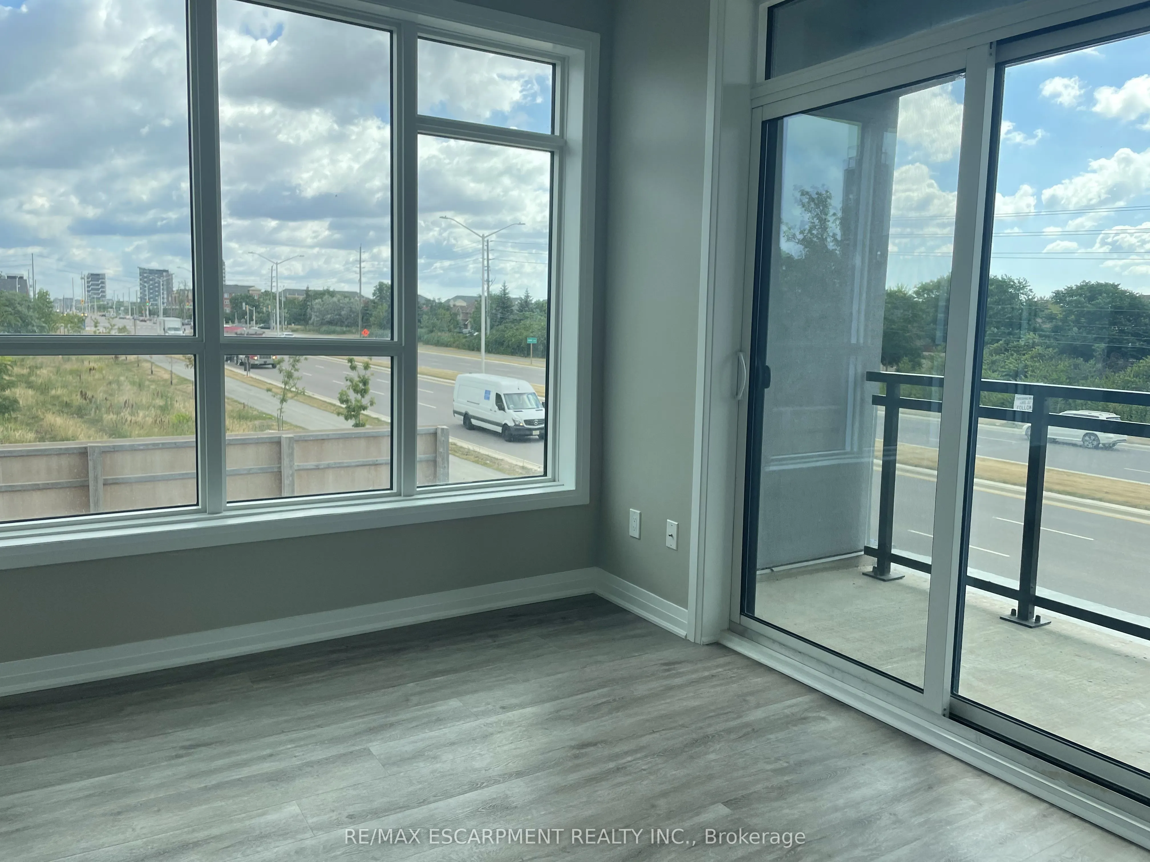 95 Dundas Street W, #106