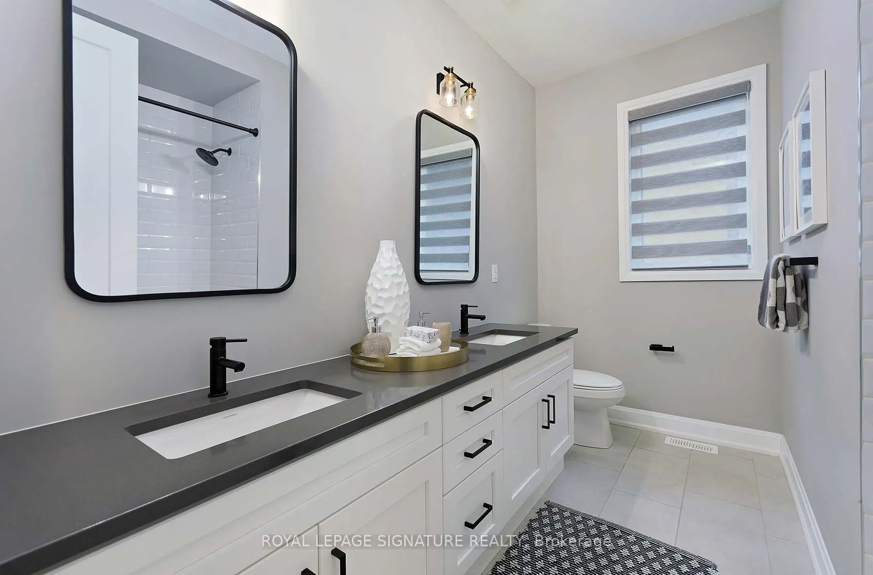 1467 Lakeport Crescent