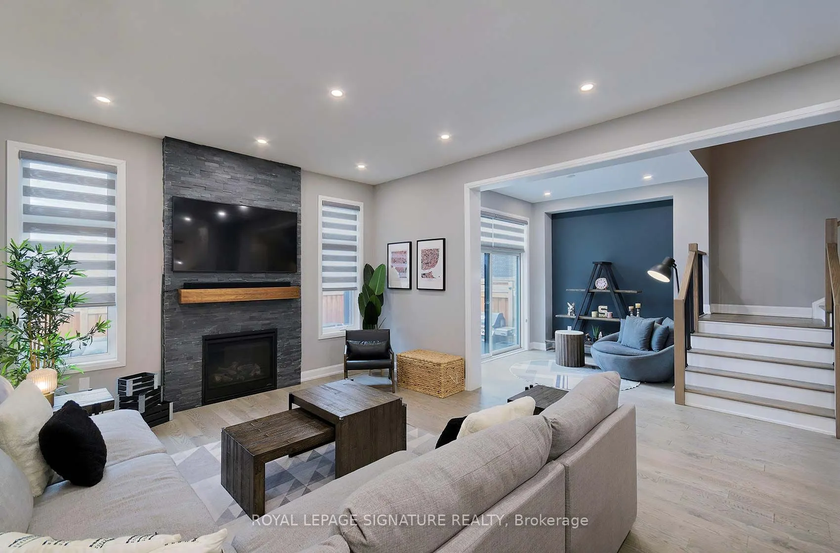 1467 Lakeport Crescent