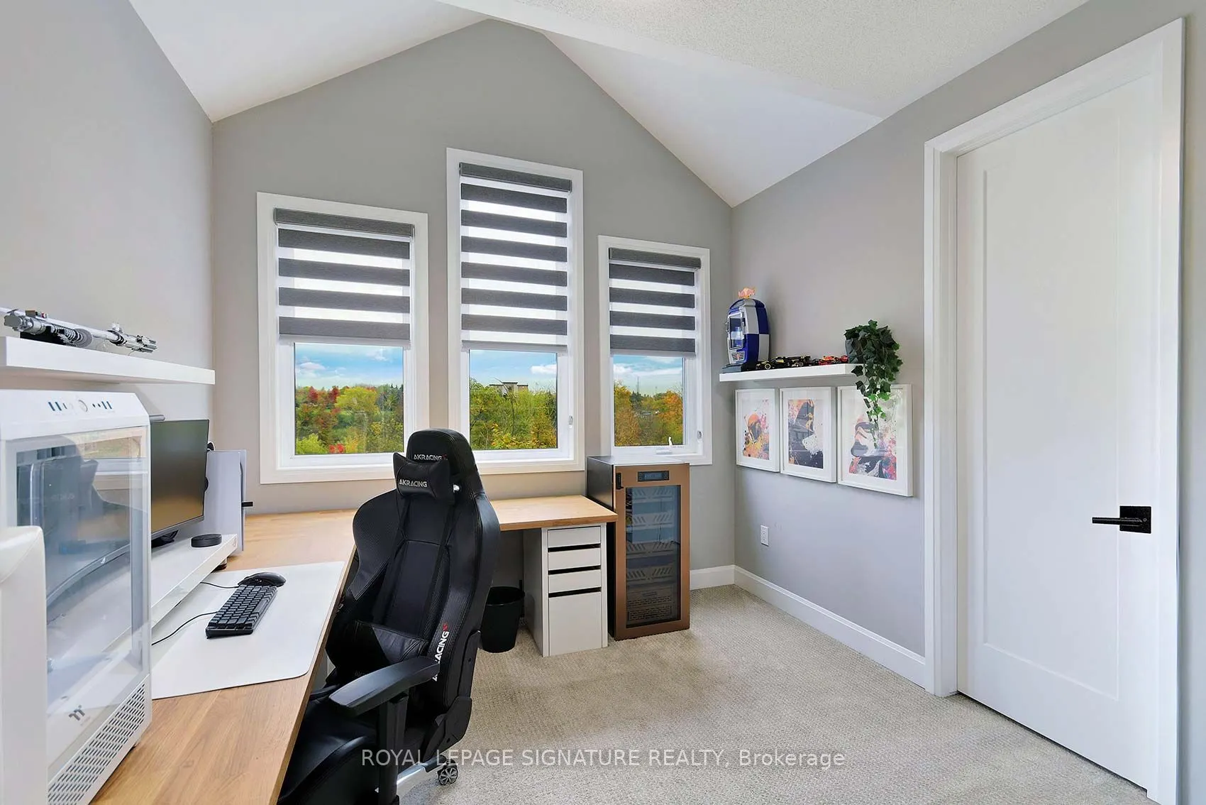 1467 Lakeport Crescent