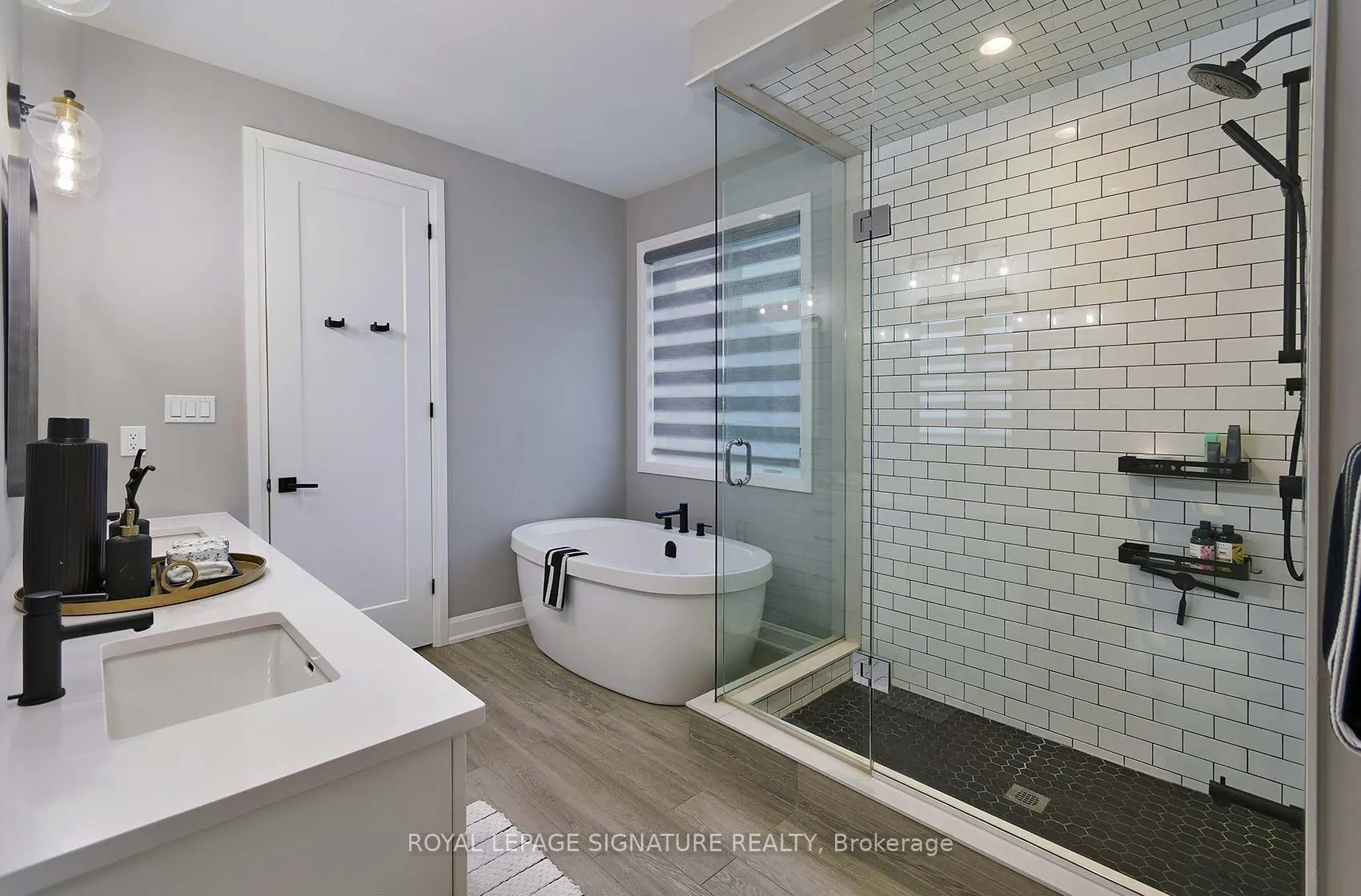 1467 Lakeport Crescent