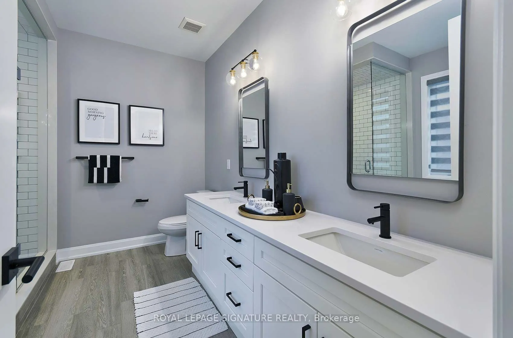 1467 Lakeport Crescent