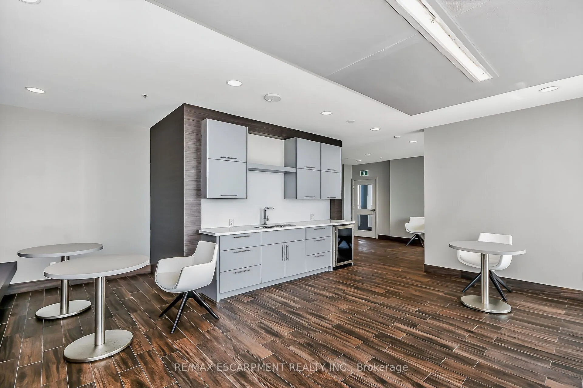 2087 Fairview Street, #1302