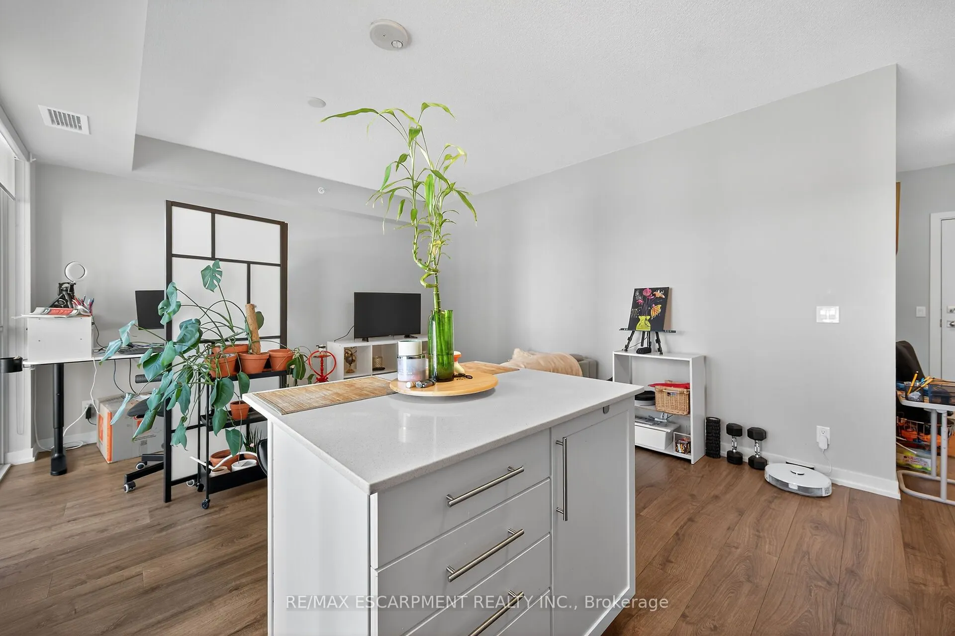 2087 Fairview Street, #1302