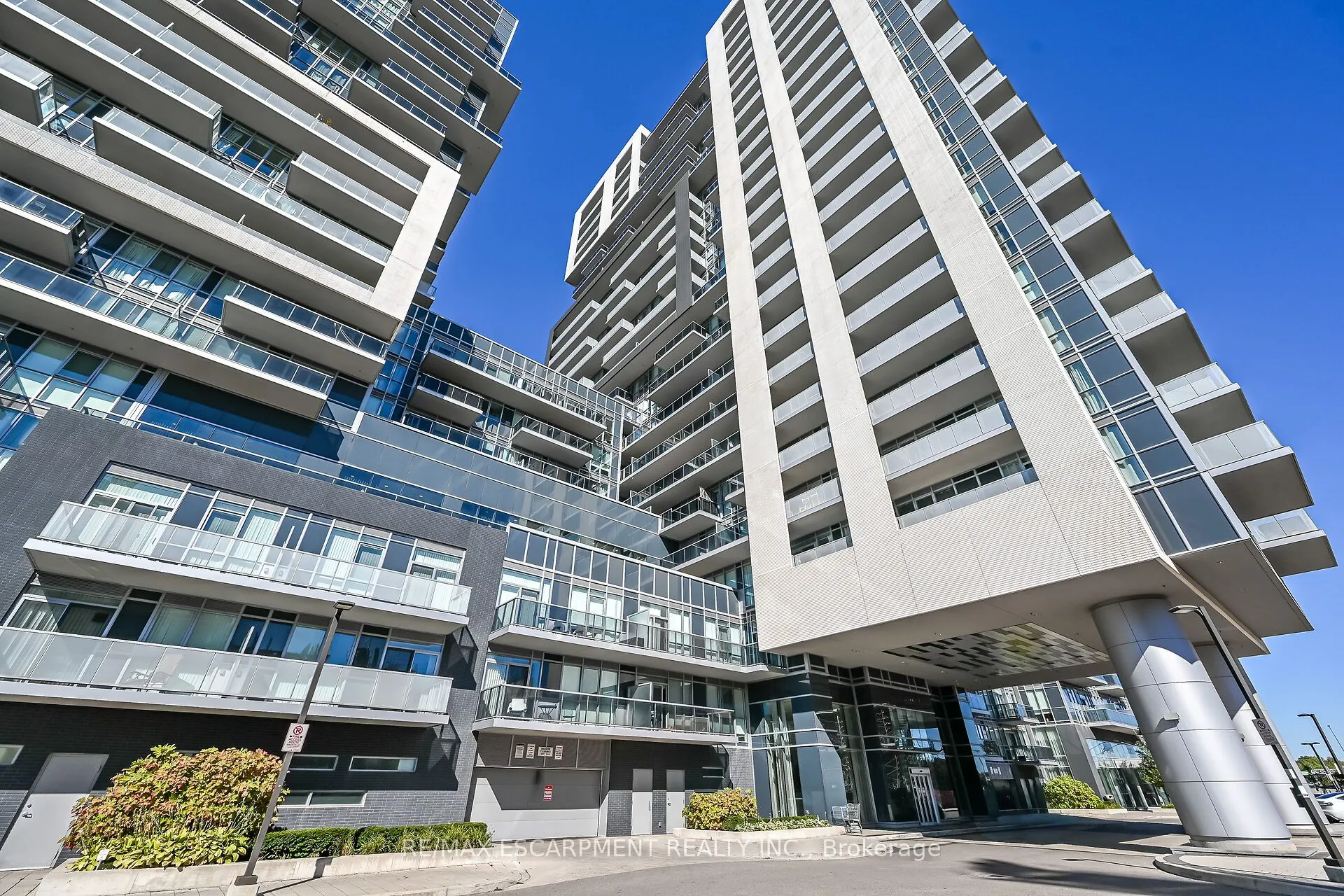 2087 Fairview Street, #1302