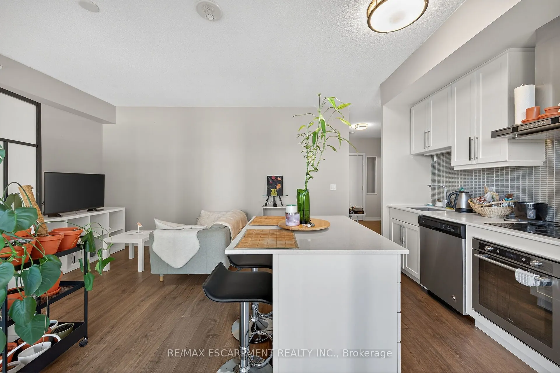 2087 Fairview Street, #1302