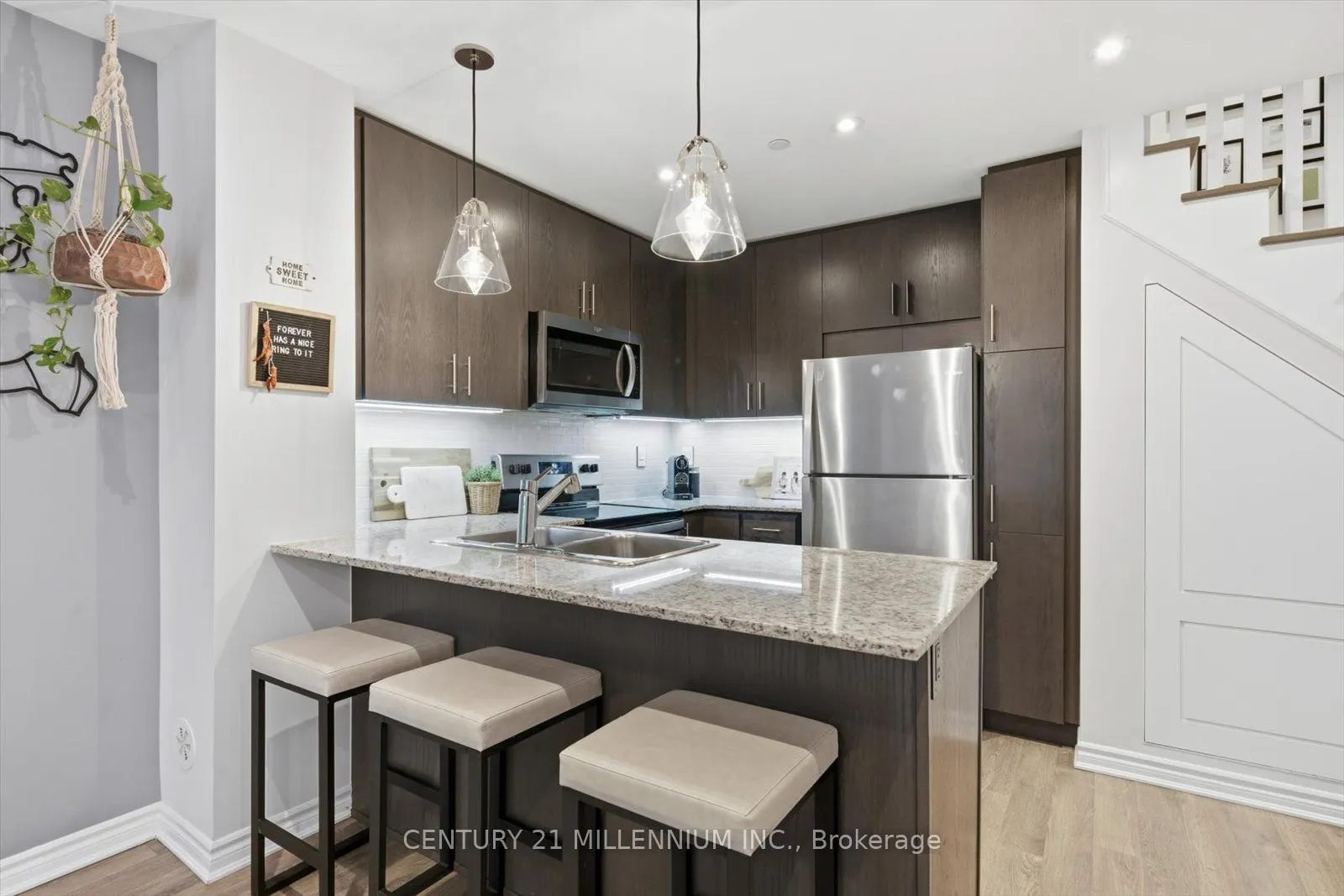 95 Eastwood Park Gardens, #21