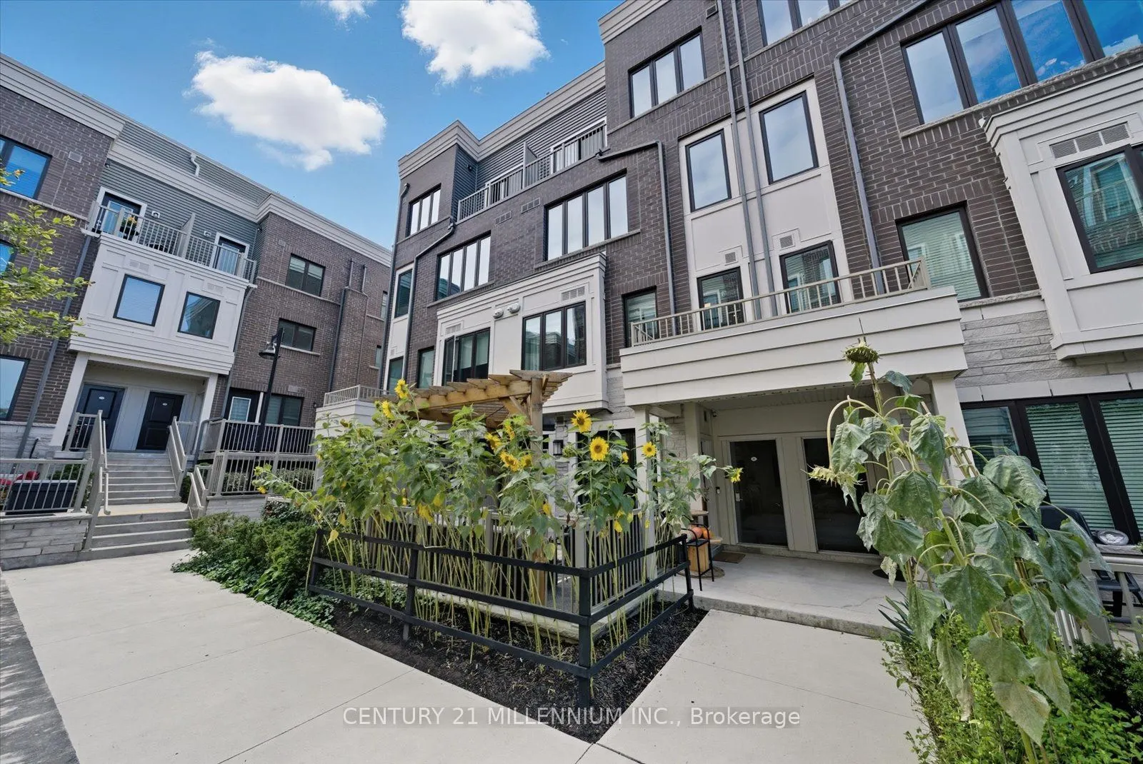95 Eastwood Park Gardens, #21
