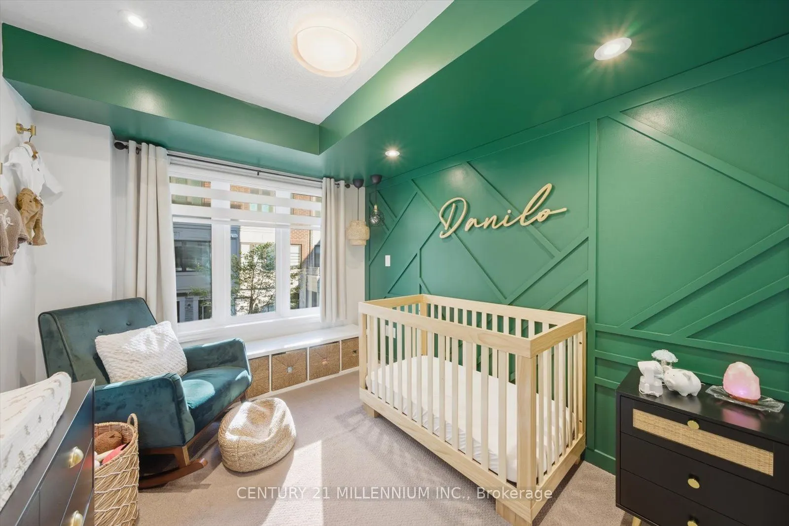 95 Eastwood Park Gardens, #21