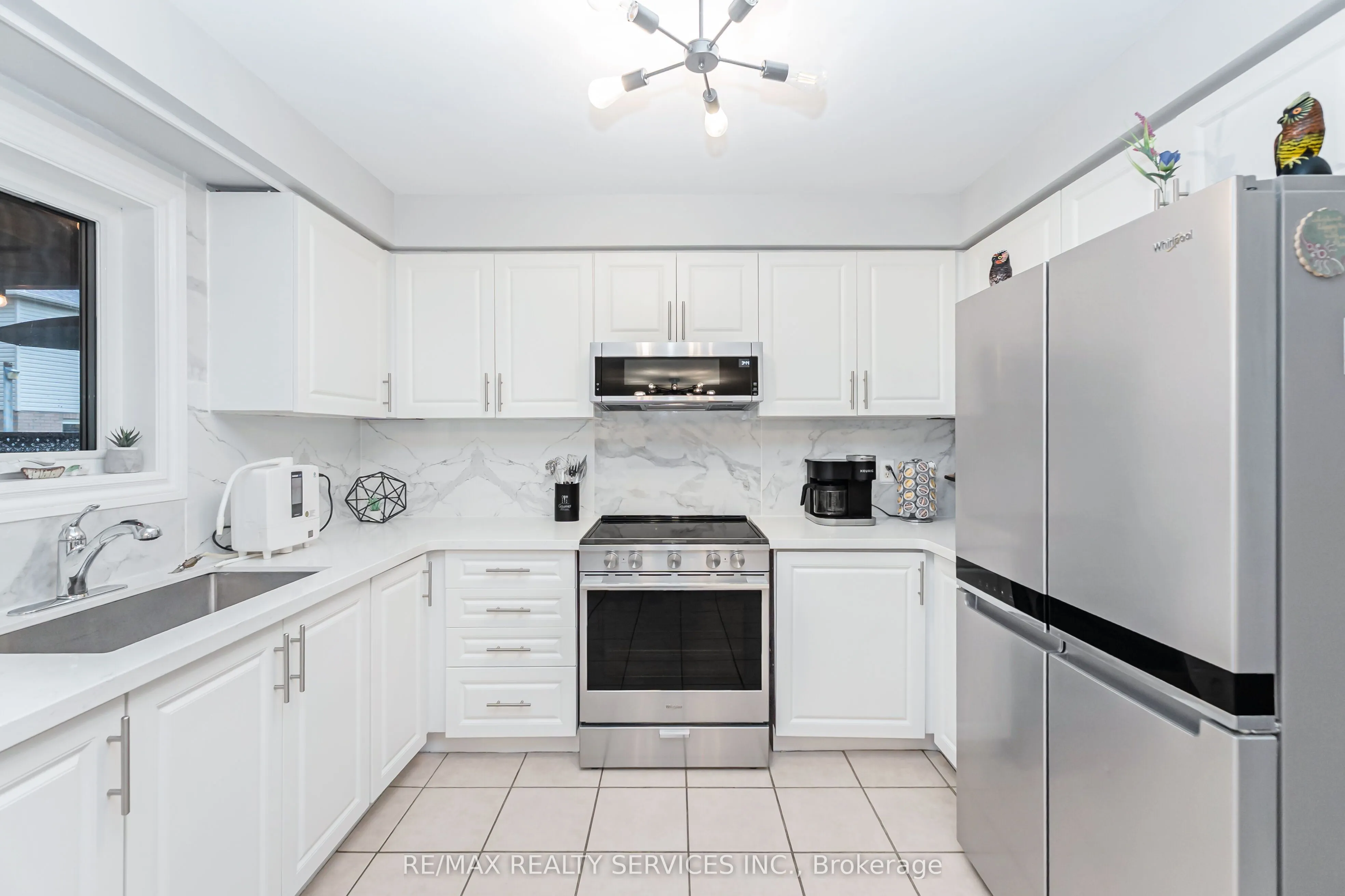 8 Ridgemore Crescent