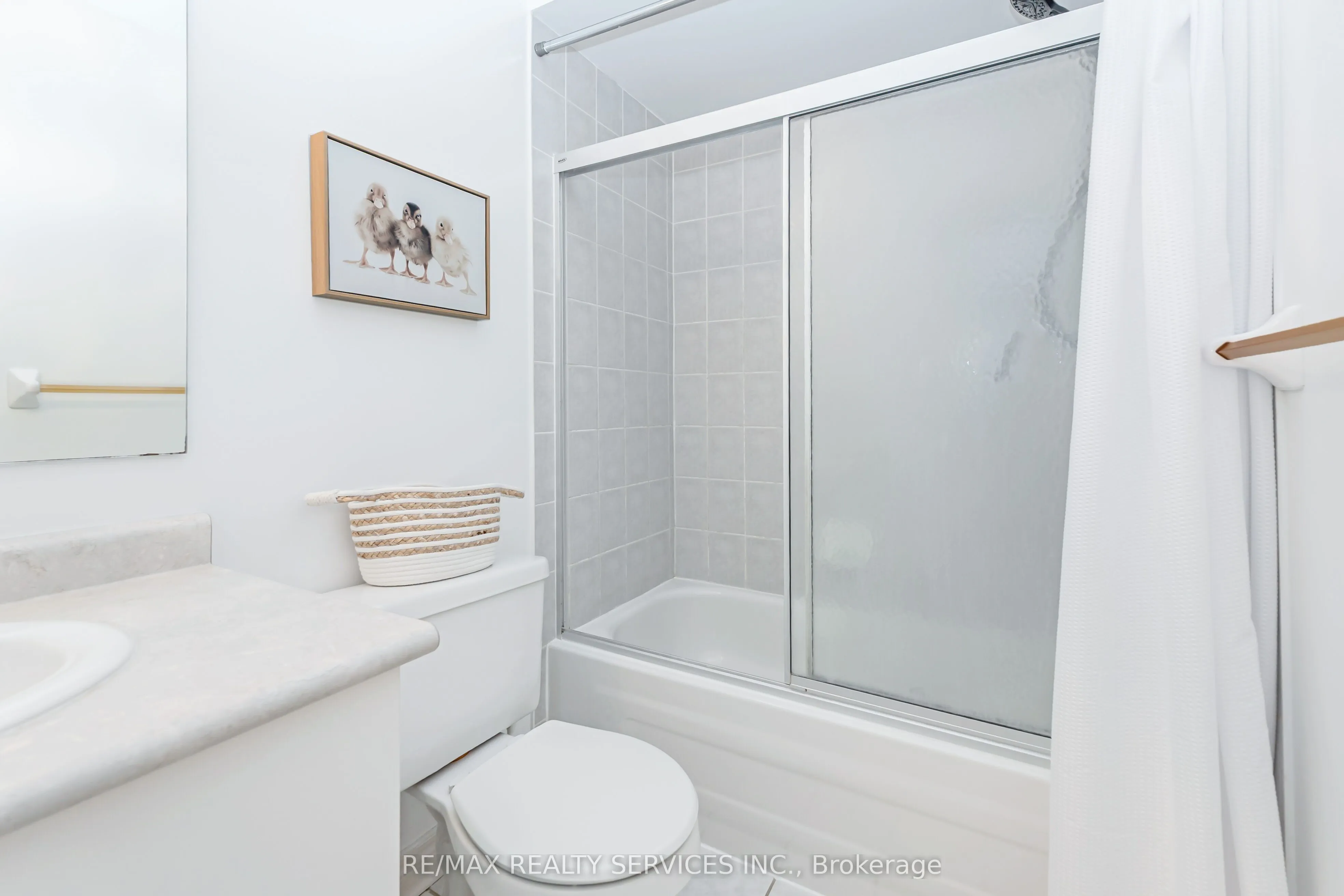 8 Ridgemore Crescent