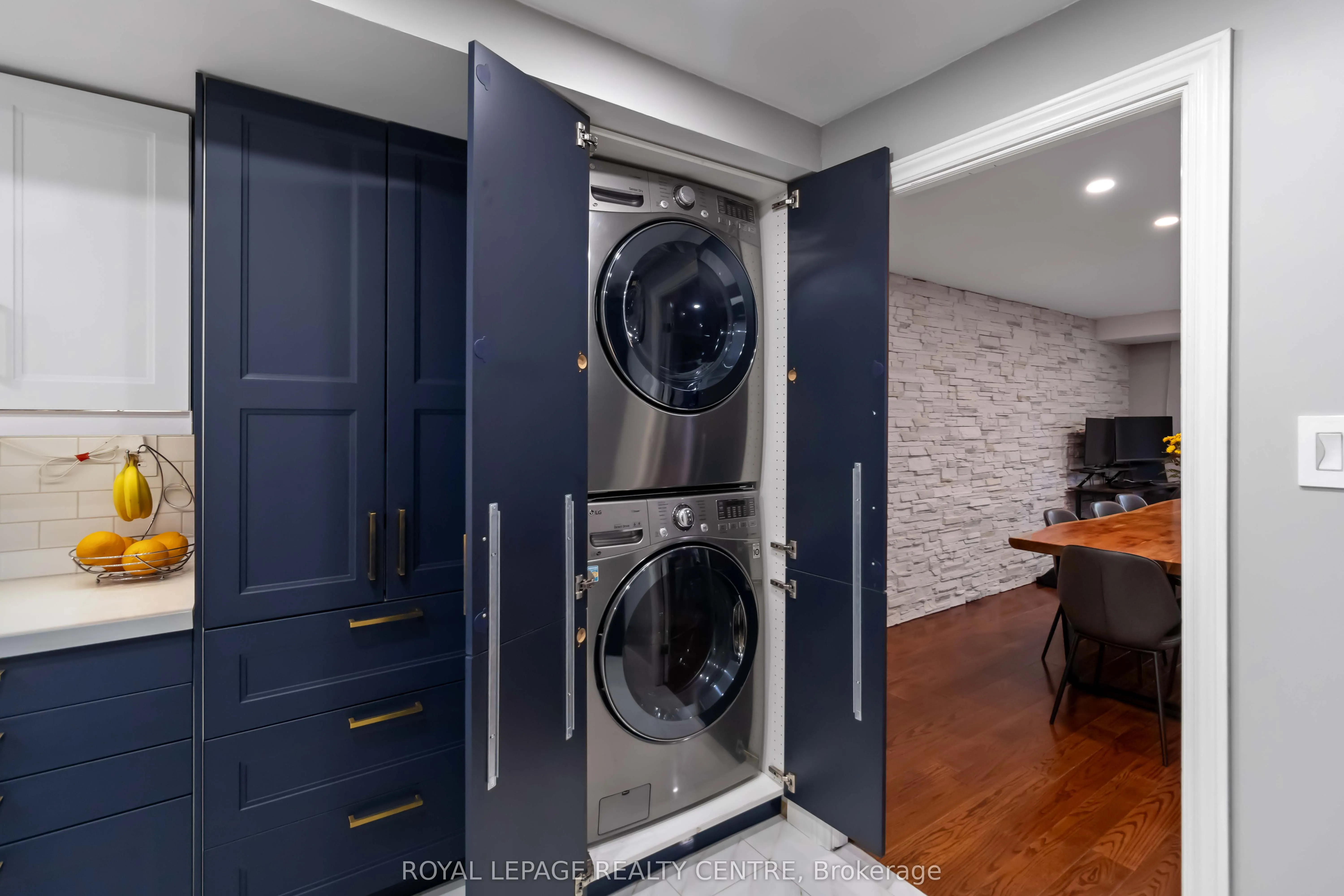 1330 Mississauga Valley Blvd Boulevard, #34