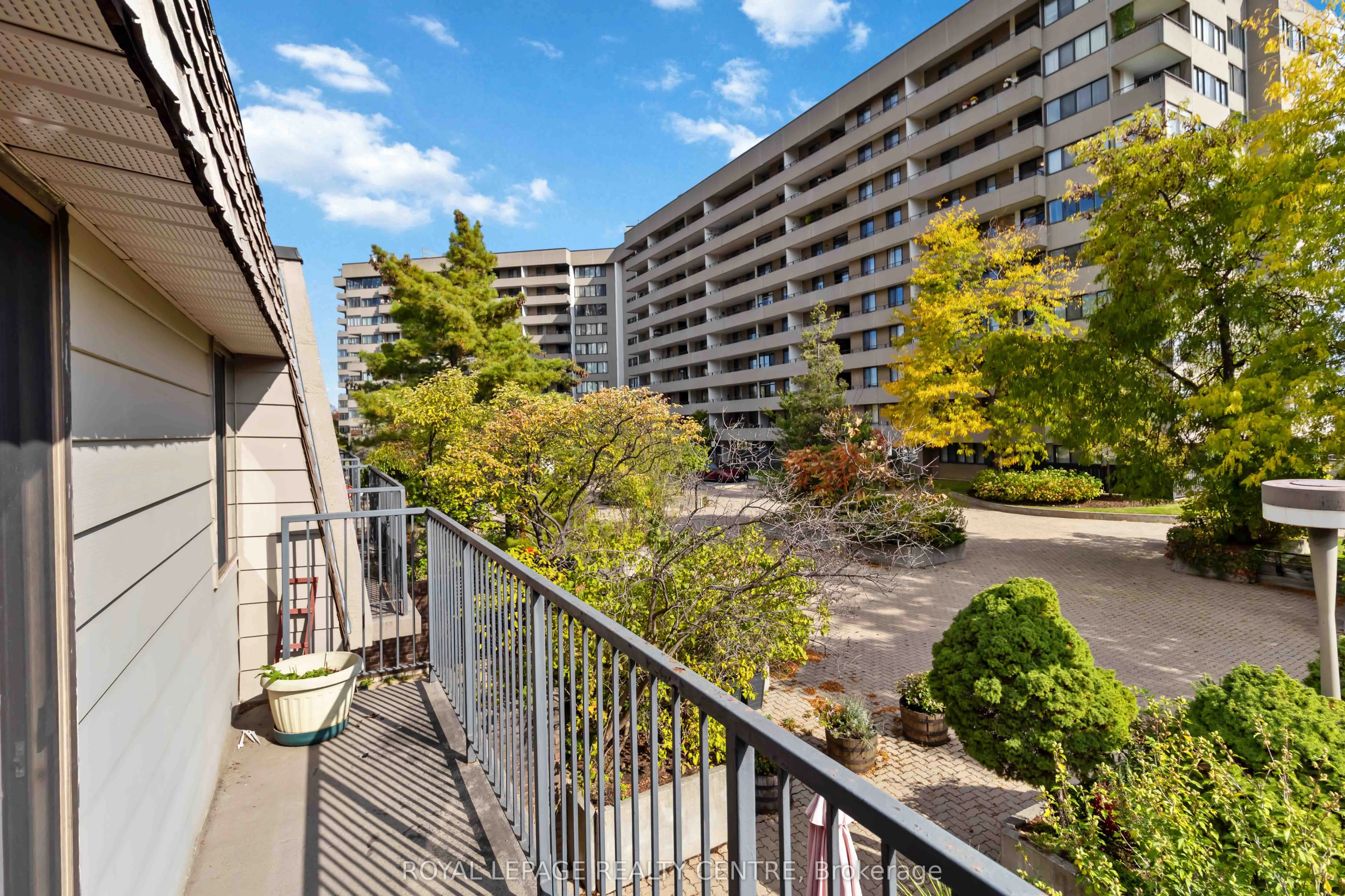 1330 Mississauga Valley Blvd Boulevard, #34