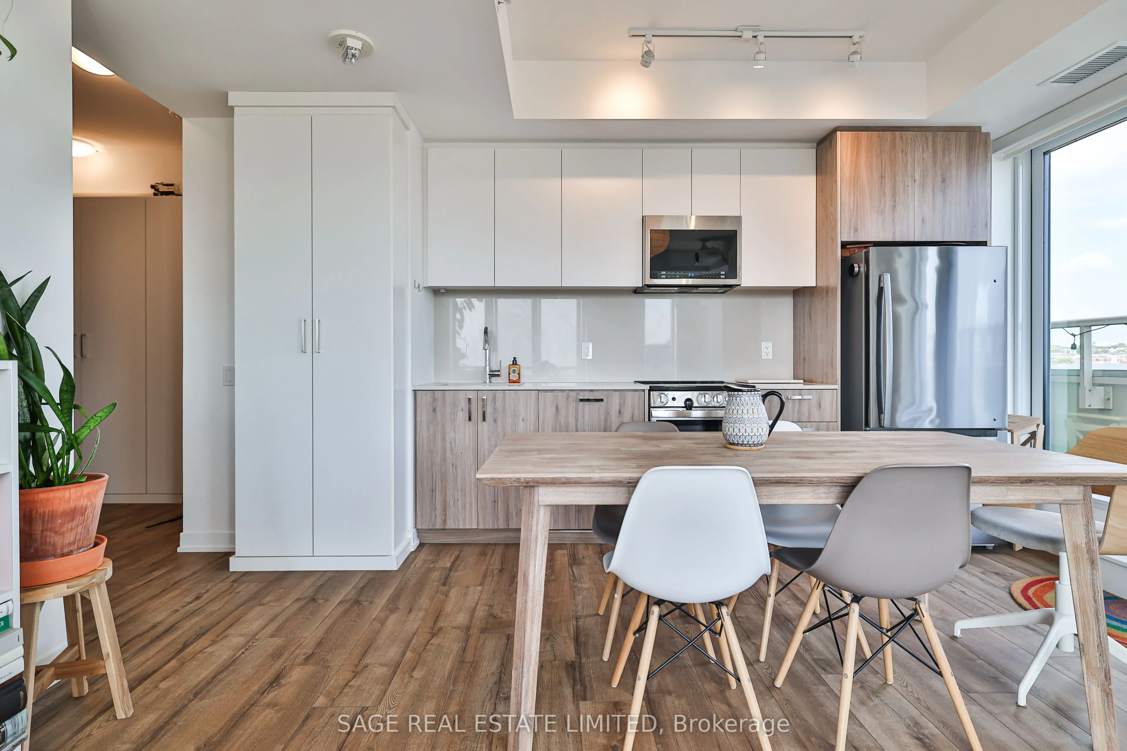 1787 St Clair Avenue, #720