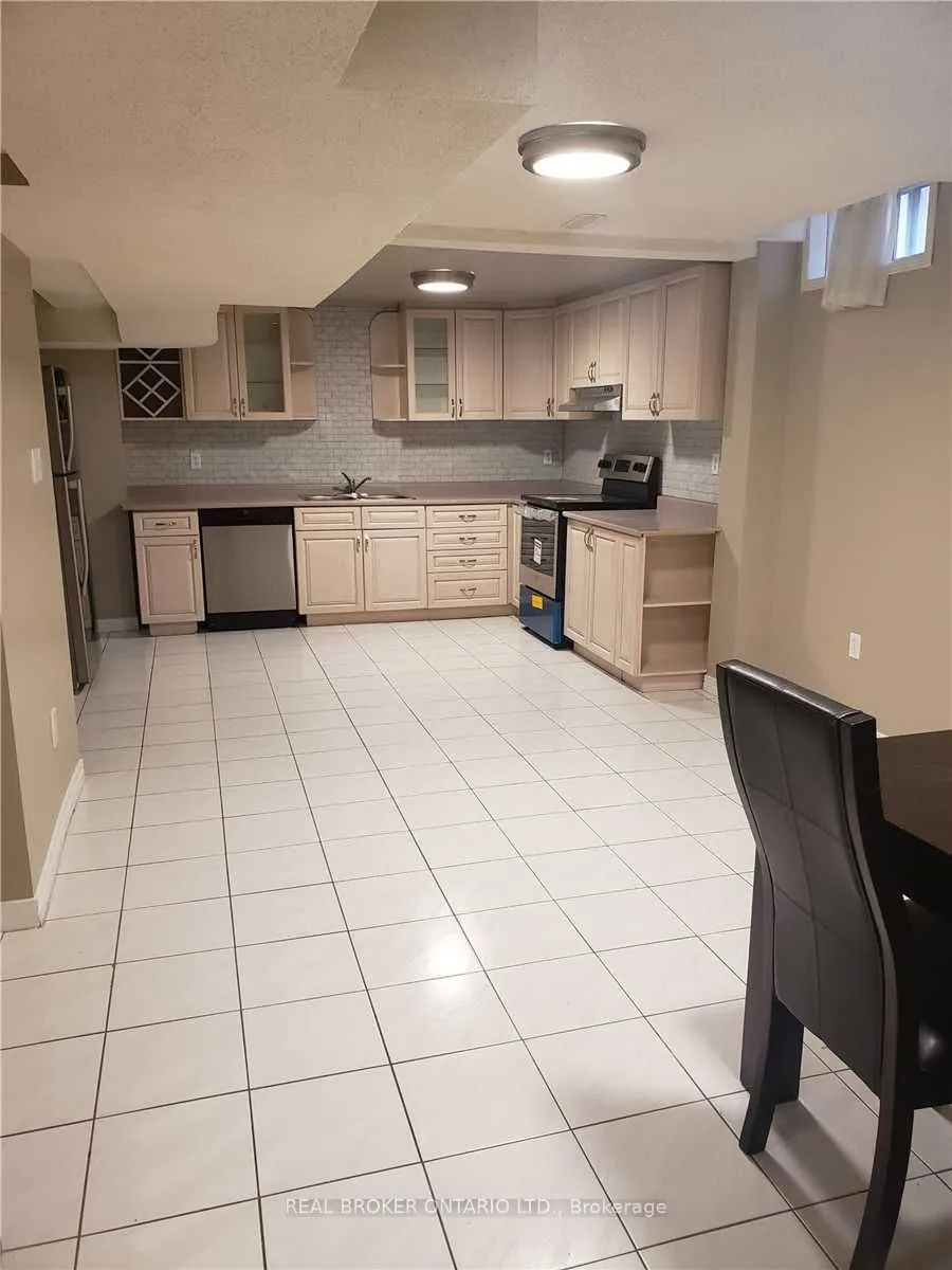 4244 Starlight Crescent, #Lower