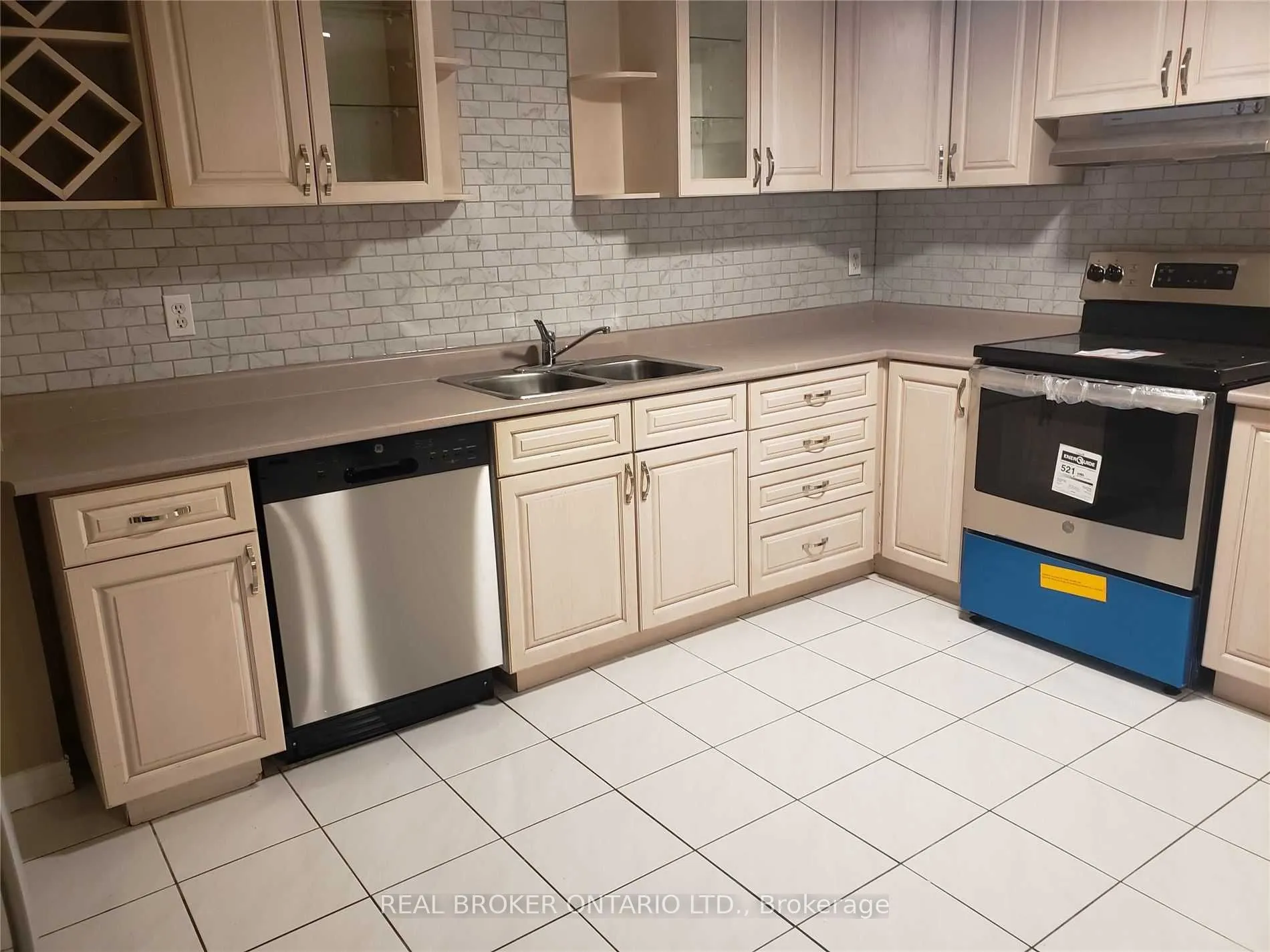 4244 Starlight Crescent, #Lower
