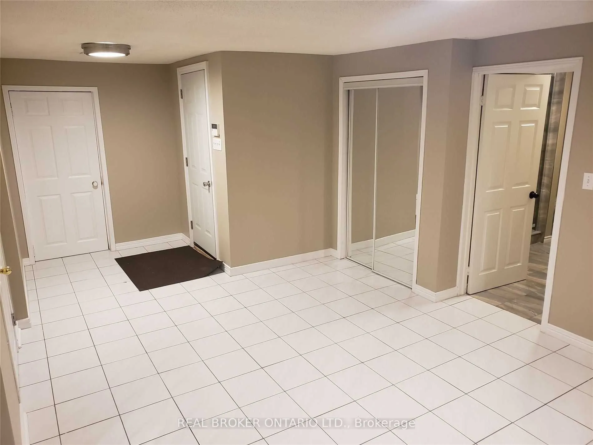 4244 Starlight Crescent, #Lower