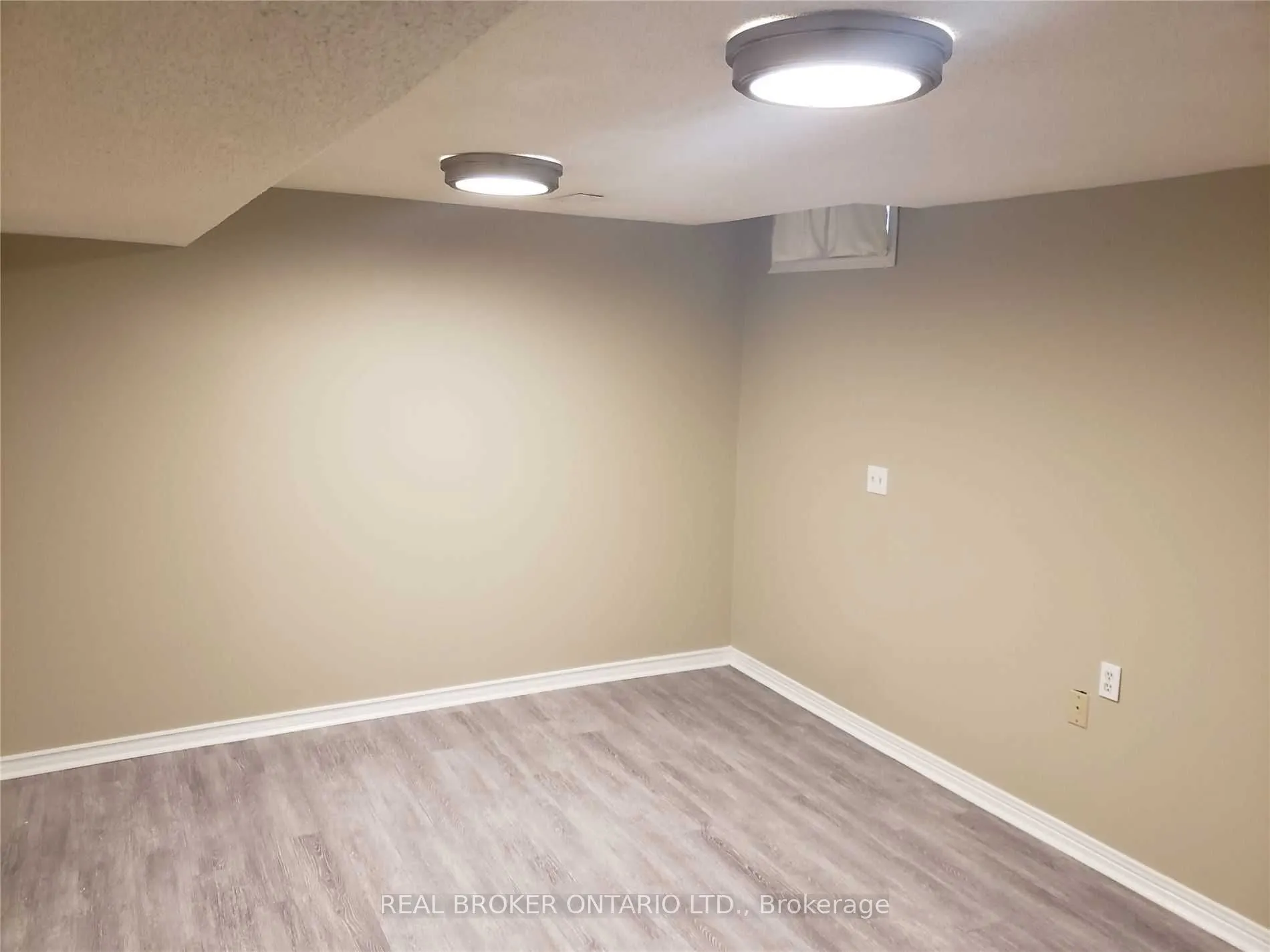 4244 Starlight Crescent, #Lower
