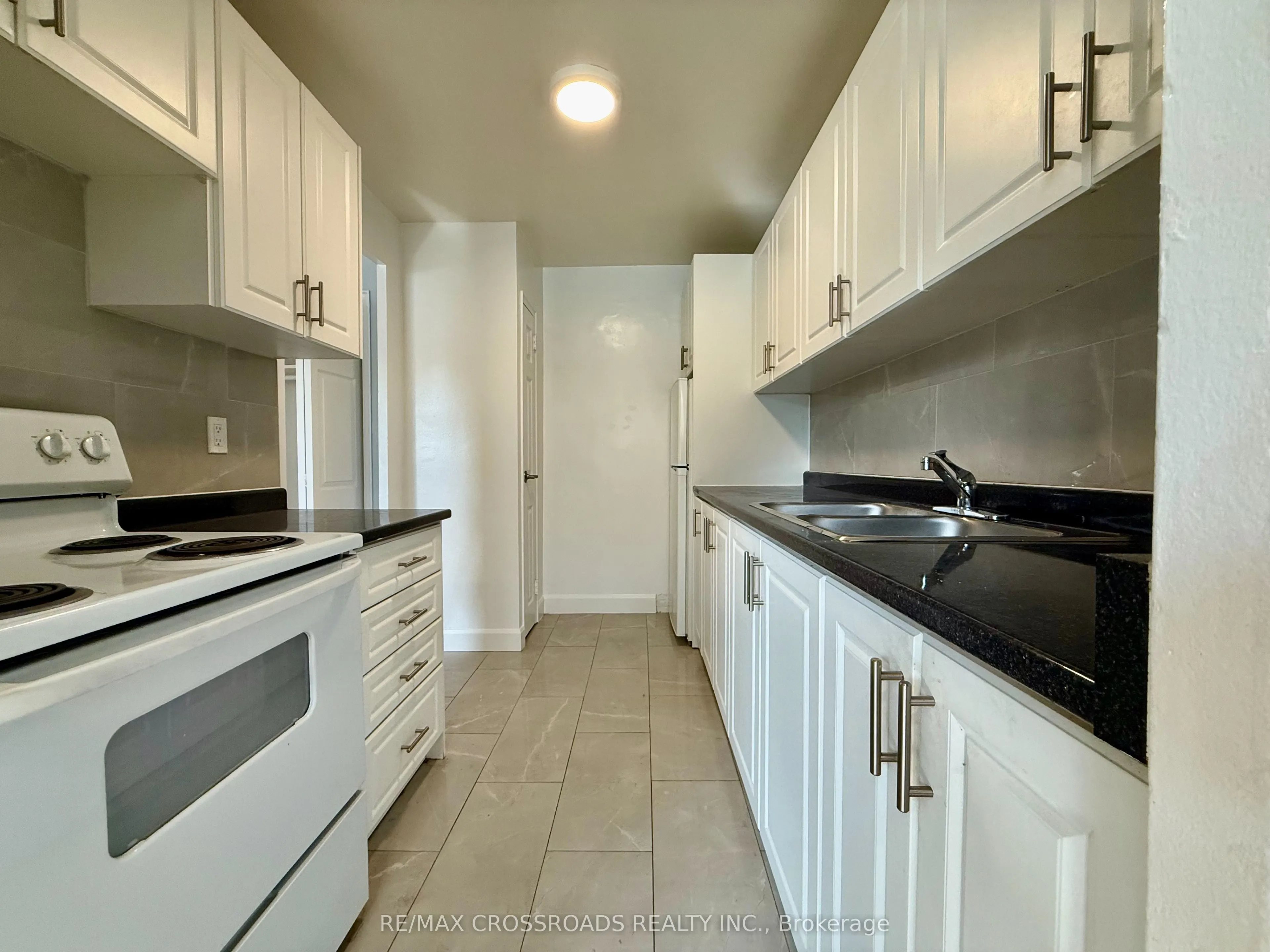363 Lakeshore Road E, #103