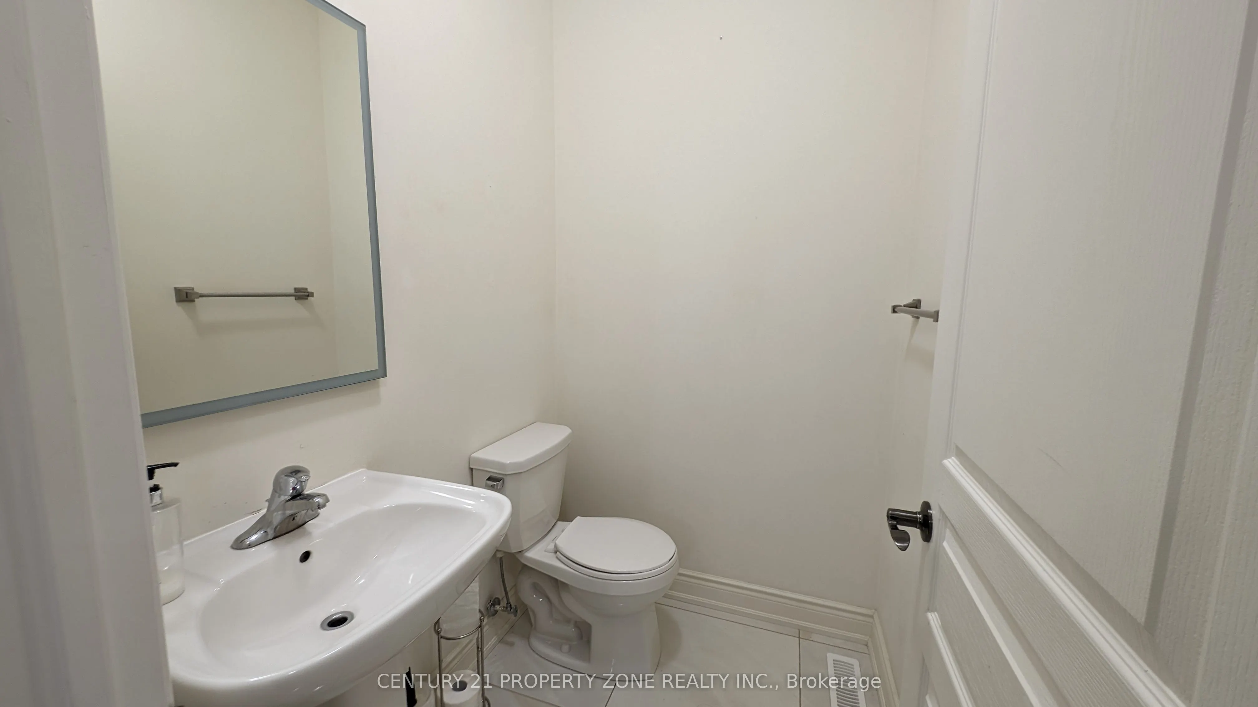 10 Goderich Drive, #Upper