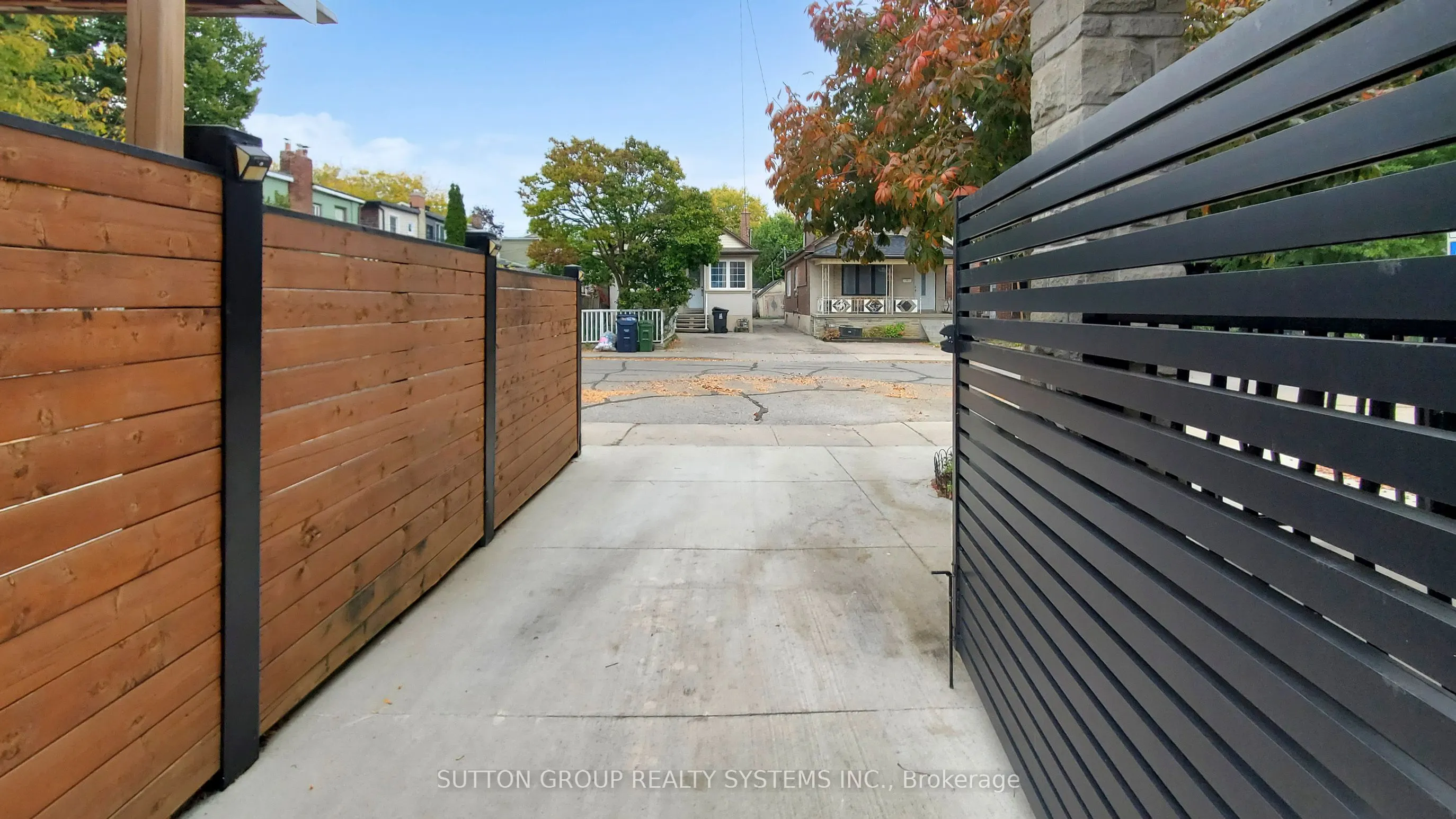 24 Chambers Avenue