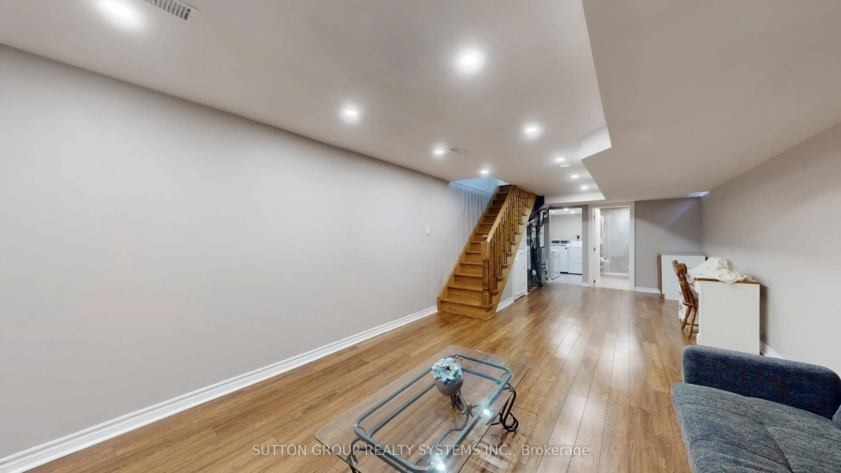 24 Chambers Avenue